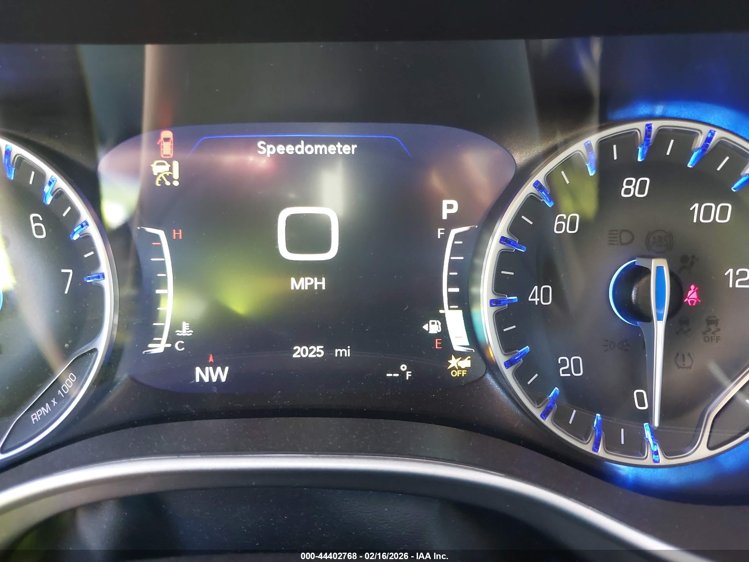CHRYSLER PACIFICA image 7