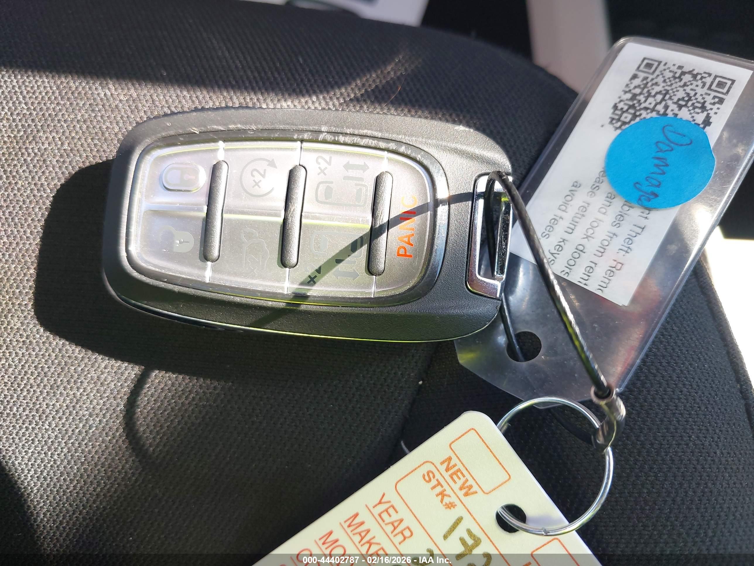 CHRYSLER VOYAGER image 11