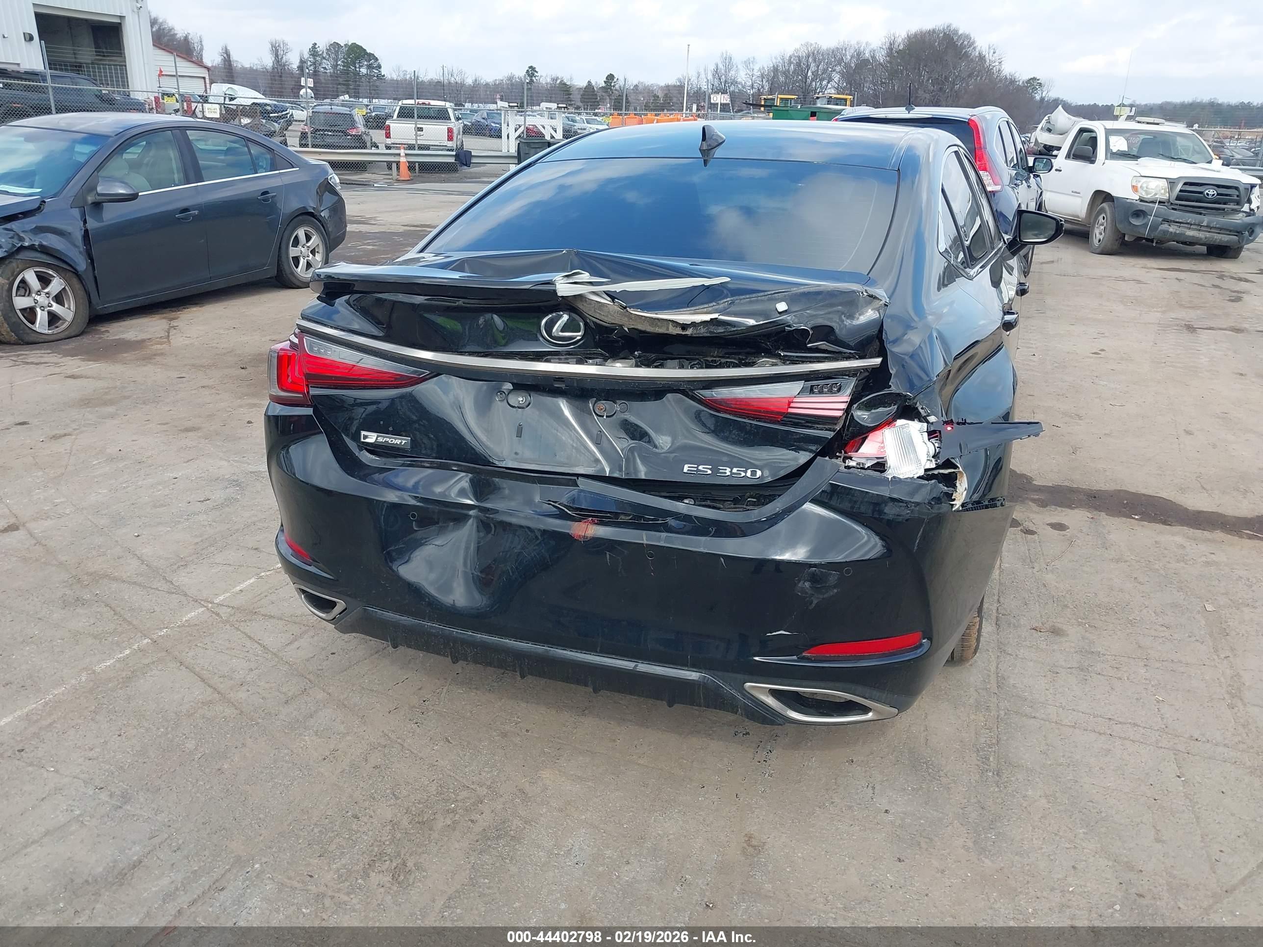 LEXUS ES image 6