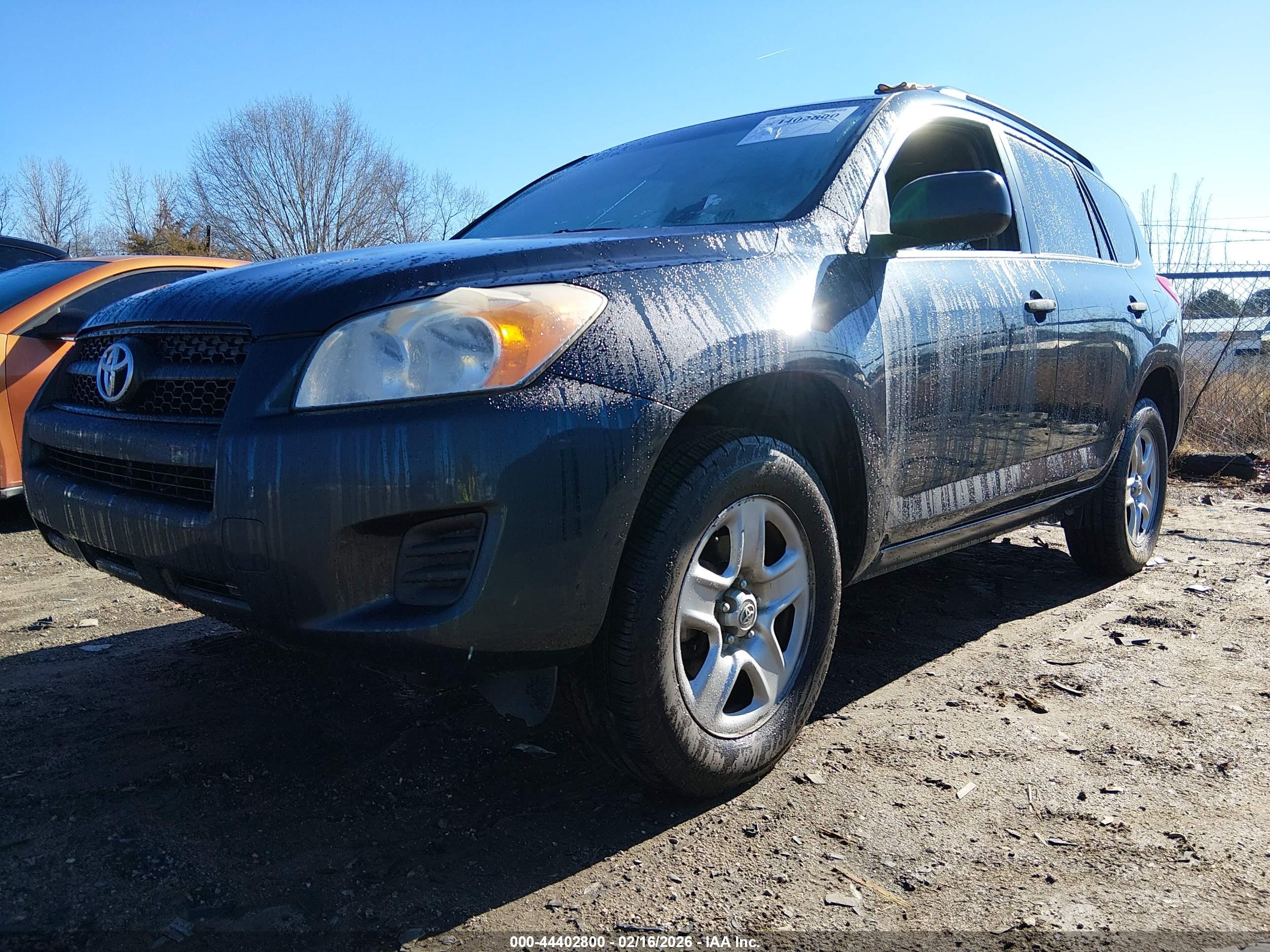 TOYOTA RAV4 image 2