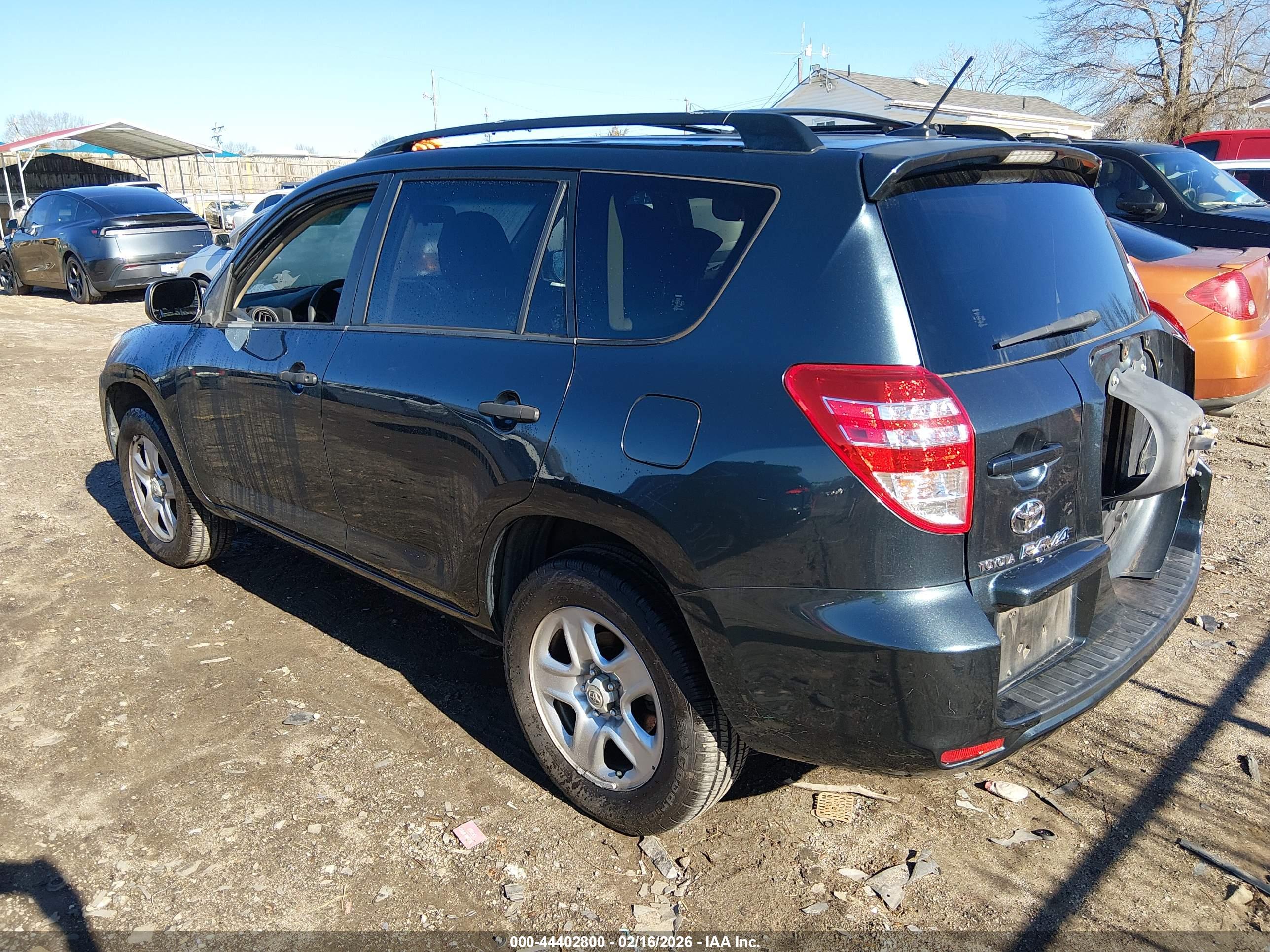 TOYOTA RAV4 image 3