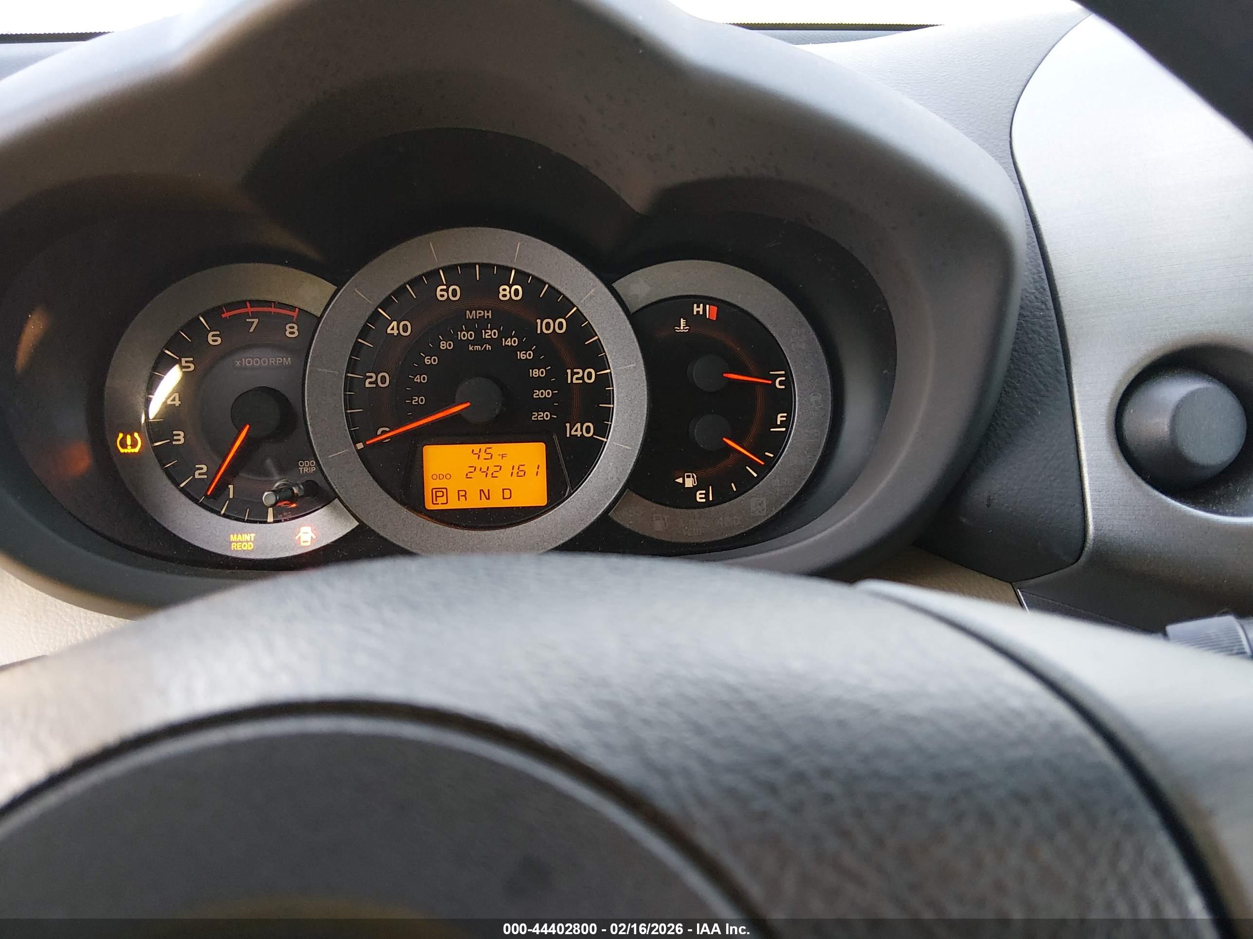 TOYOTA RAV4 image 7