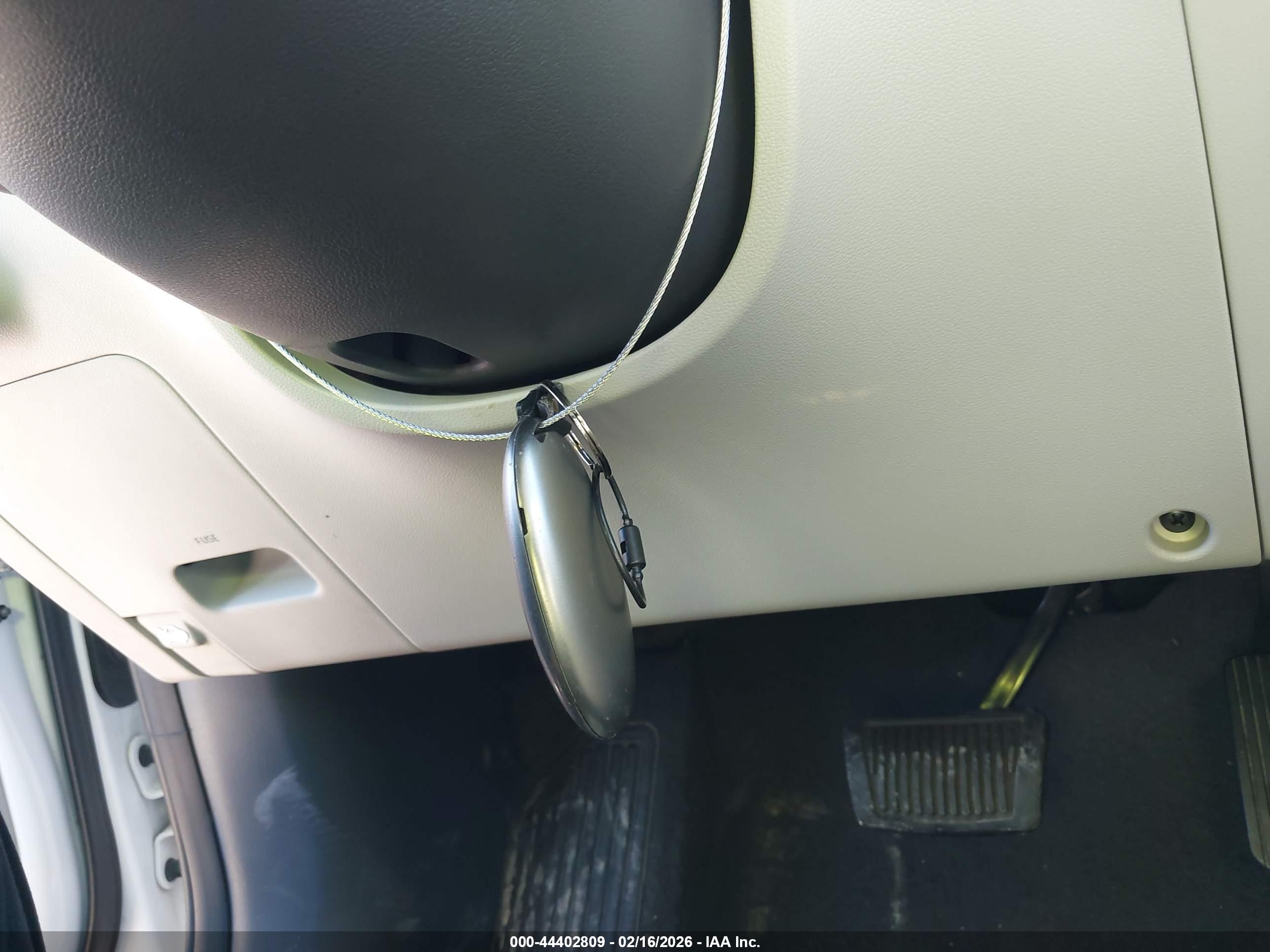 HYUNDAI KONA image 11