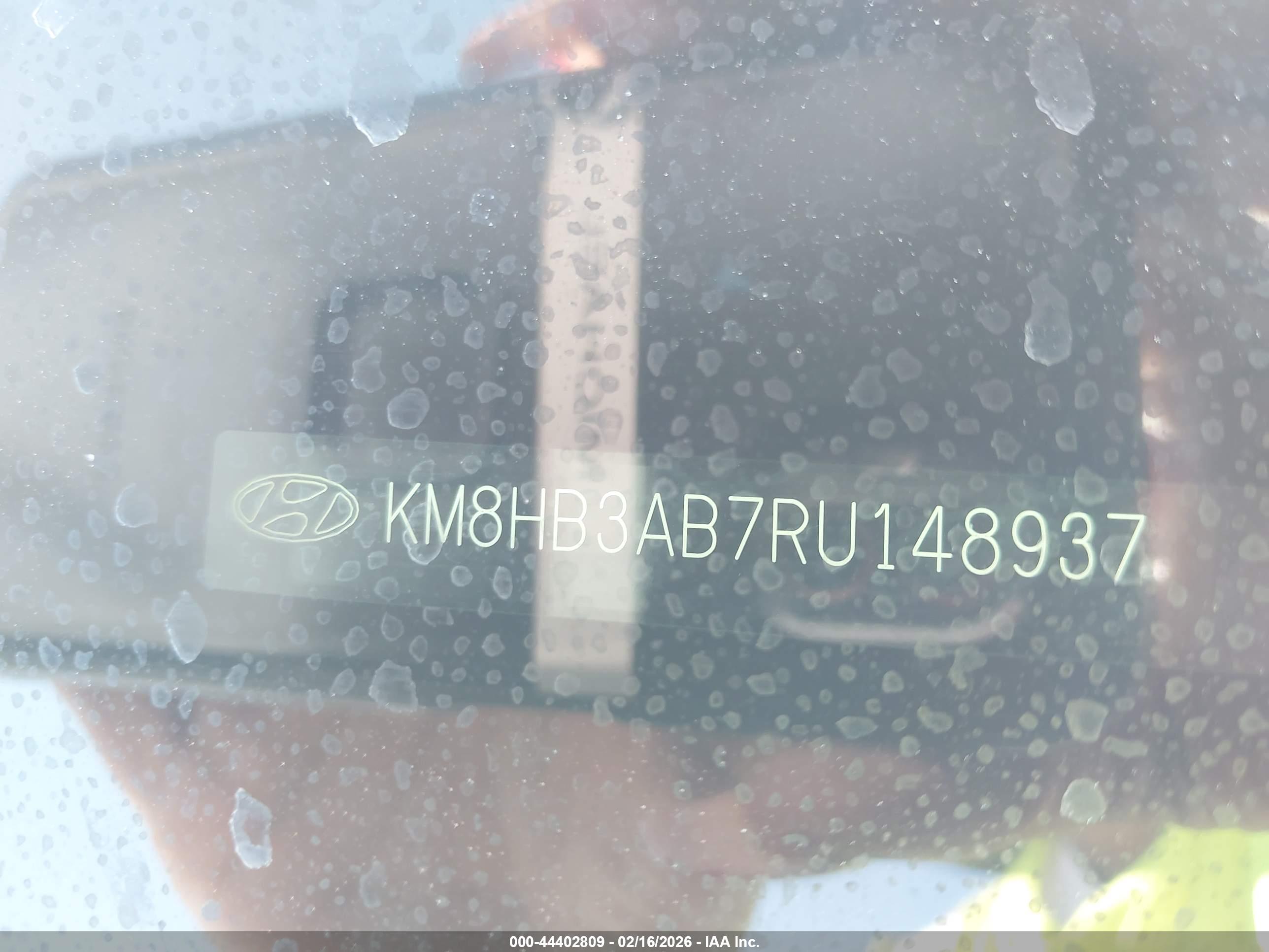 HYUNDAI KONA image 9