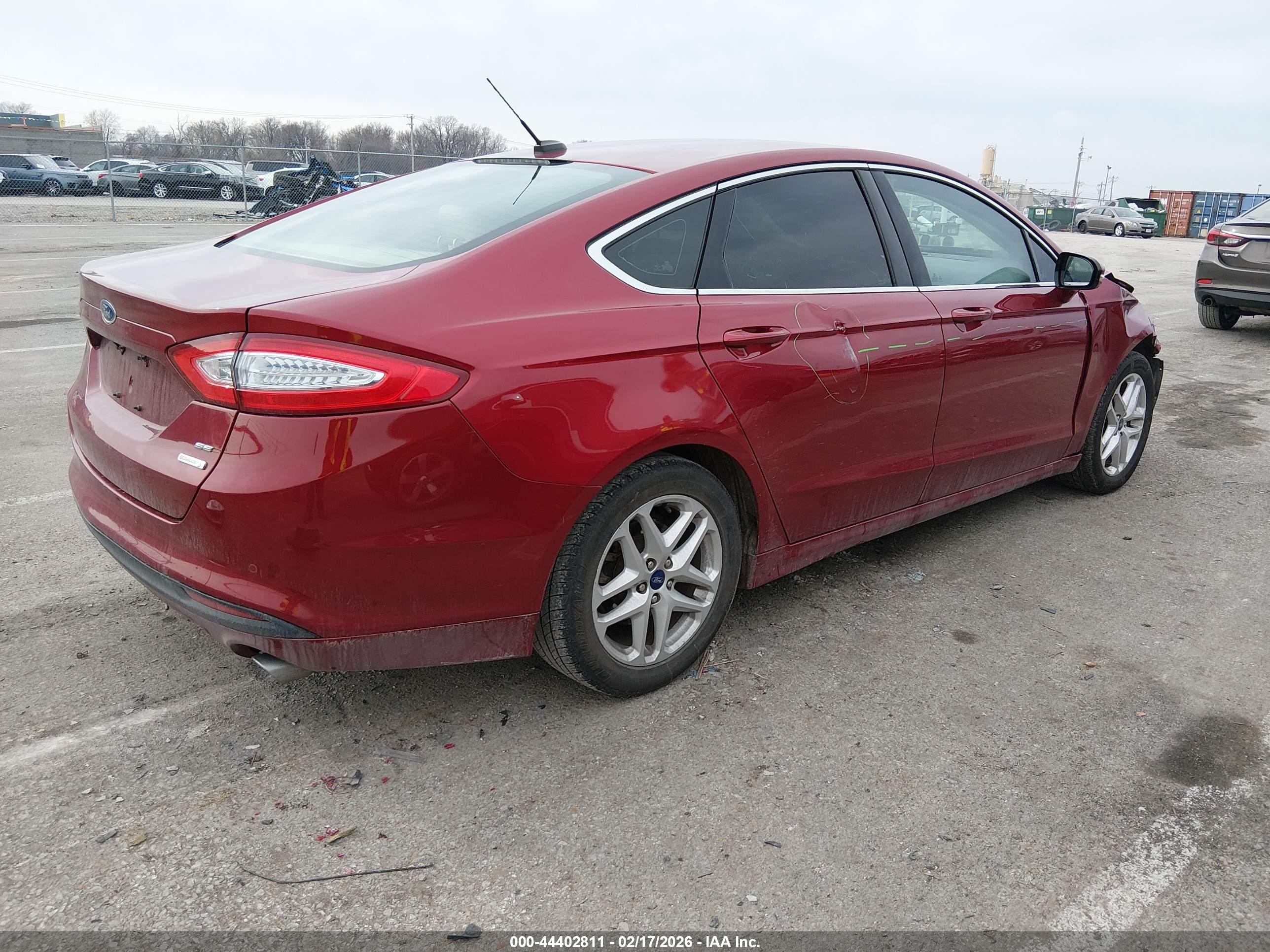 FORD FUSION image 4