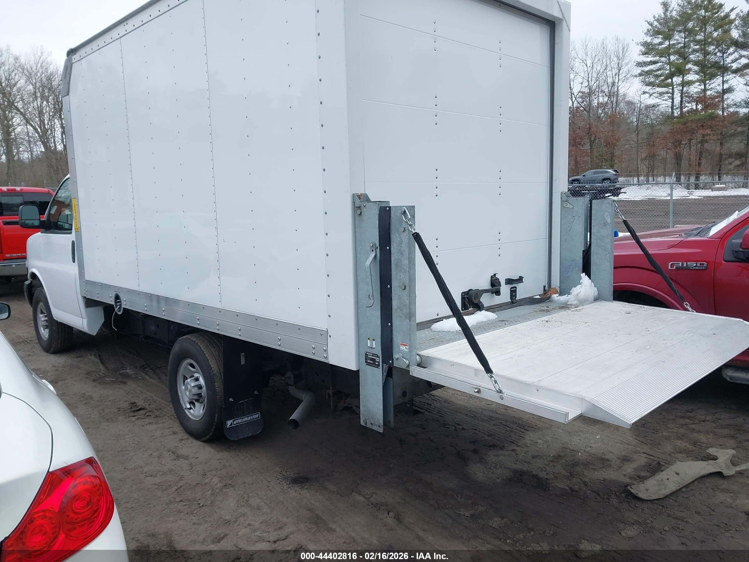 CHEVROLET EXPRESS image 3