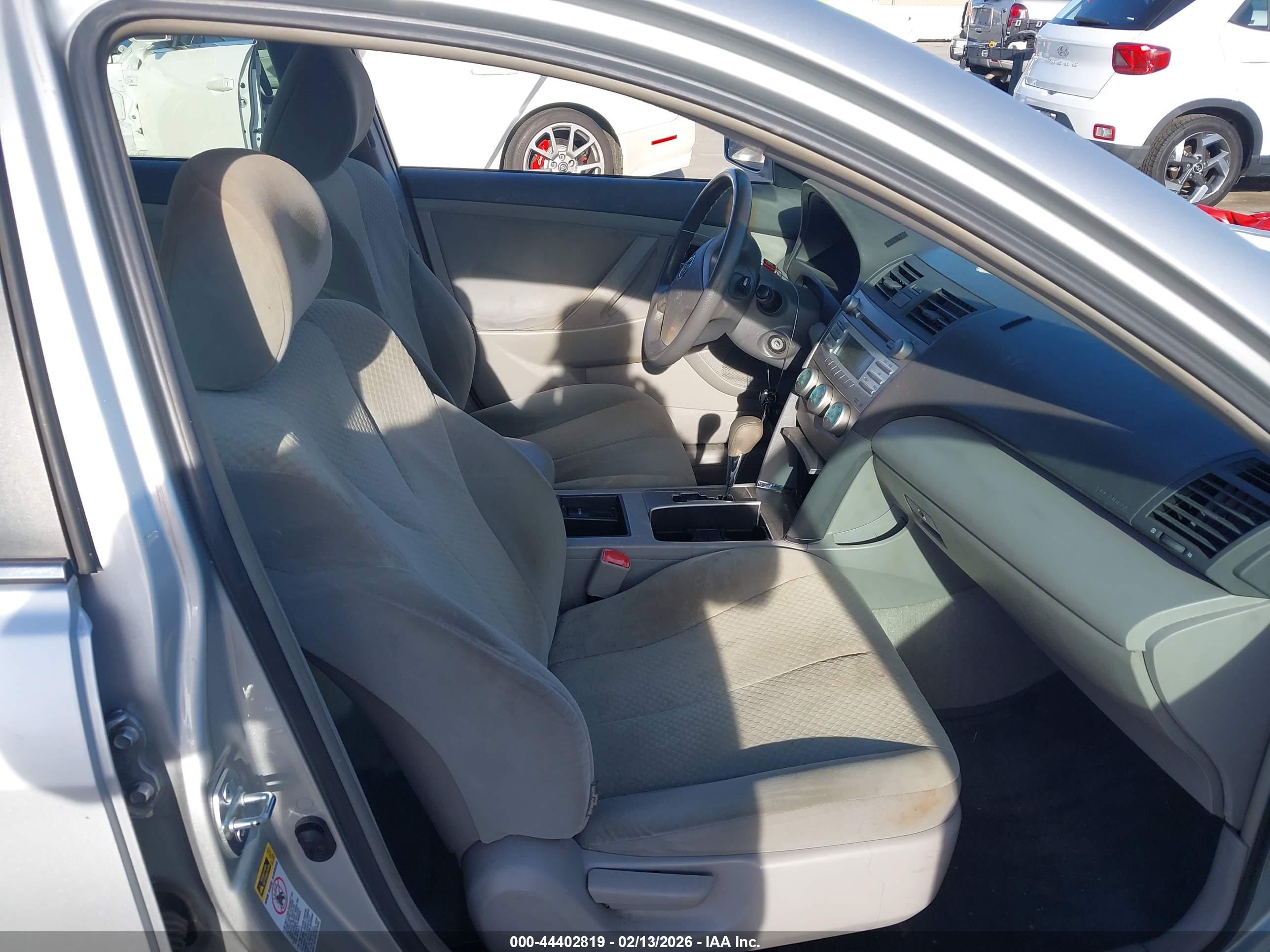 TOYOTA CAMRY image 5