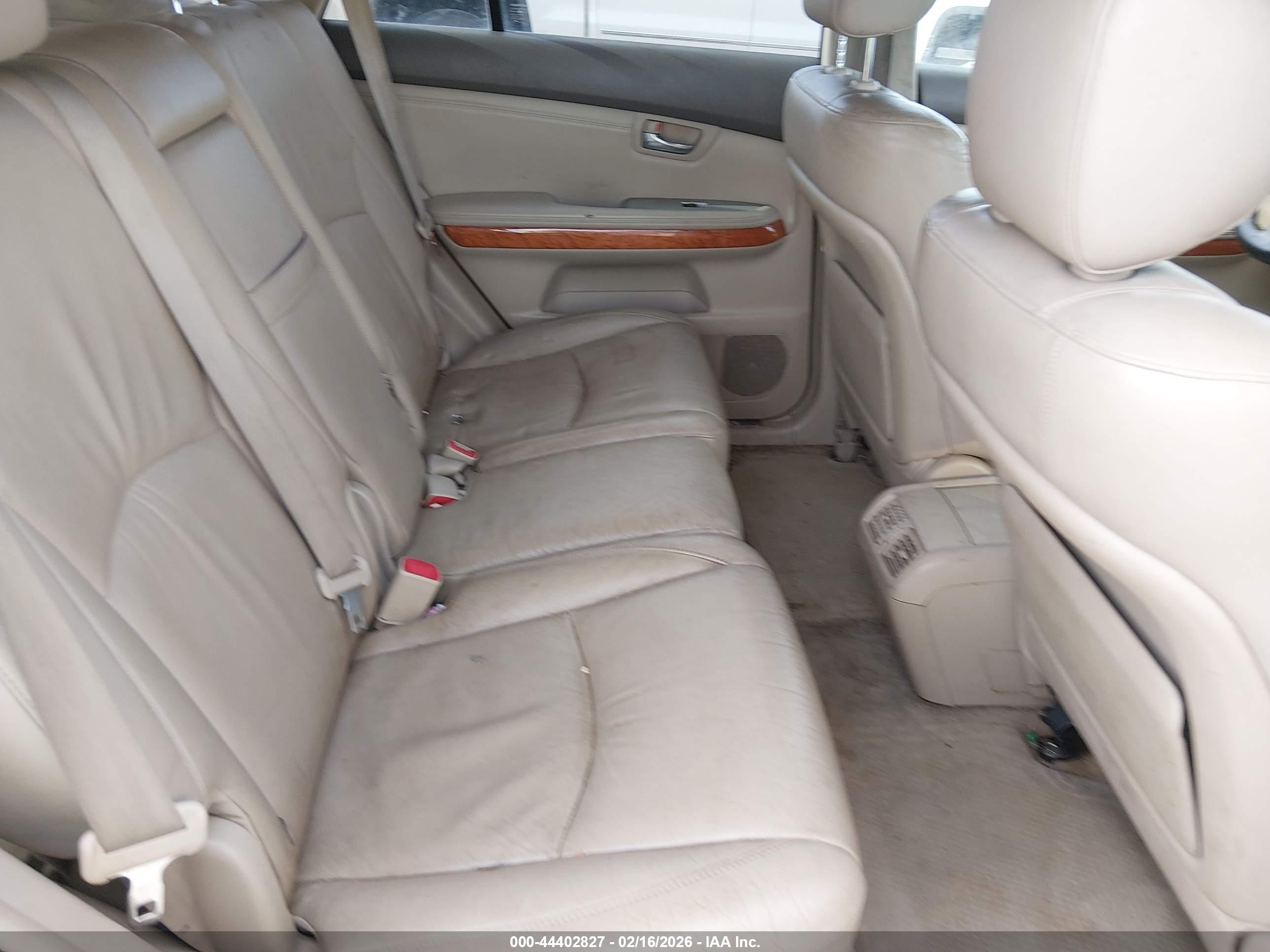 LEXUS RX image 8