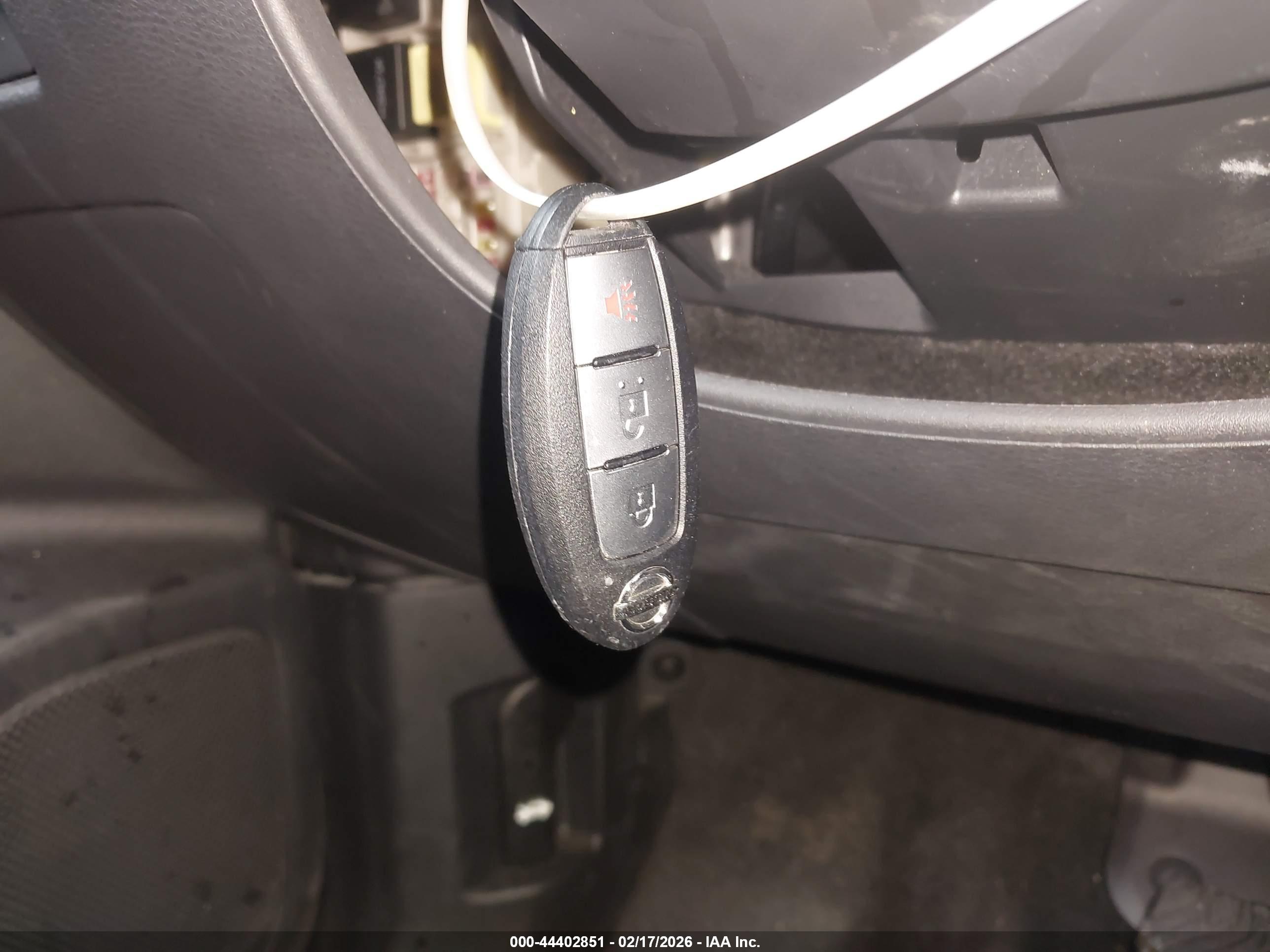 NISSAN ROGUE image 11