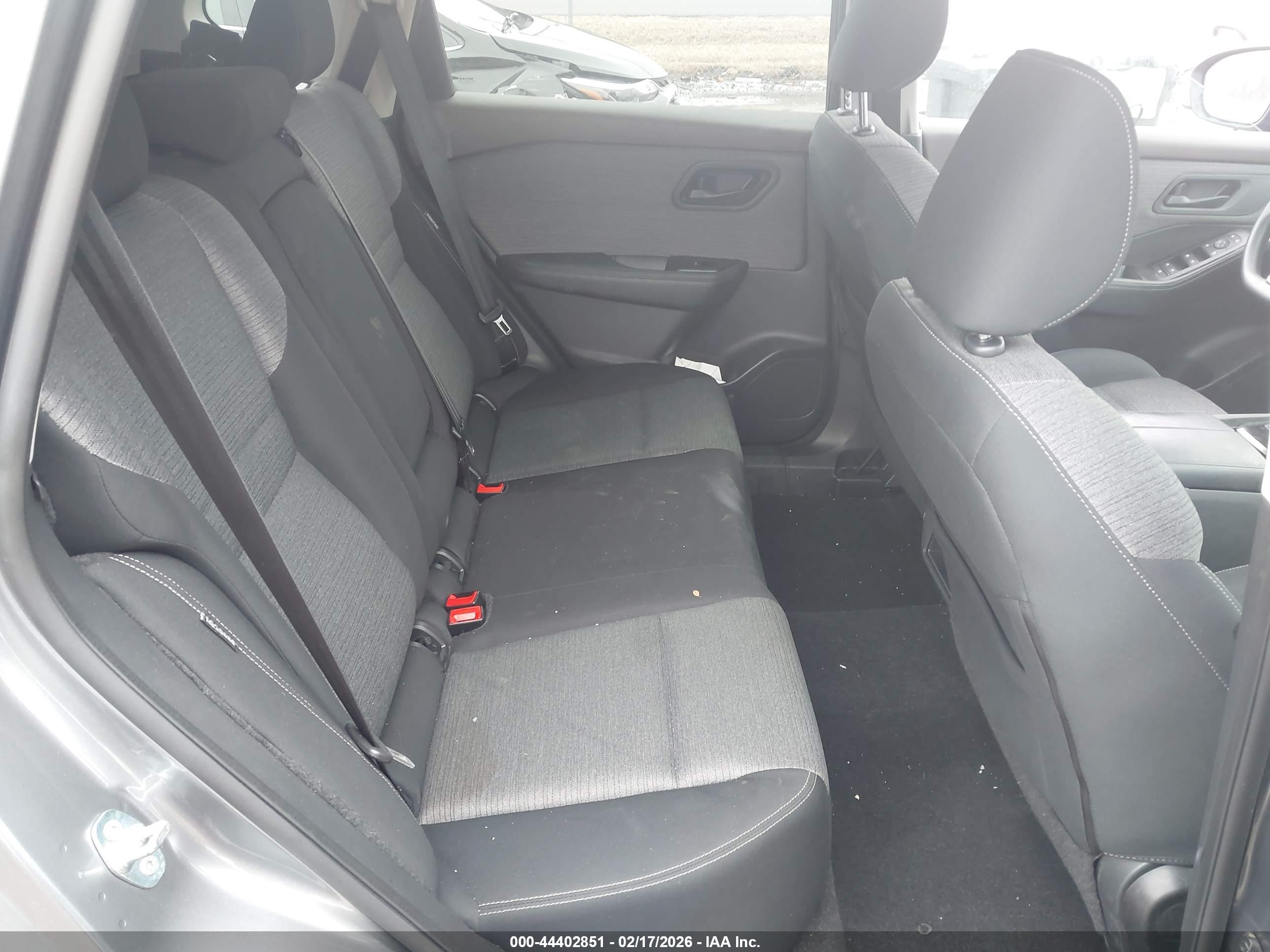 NISSAN ROGUE image 8