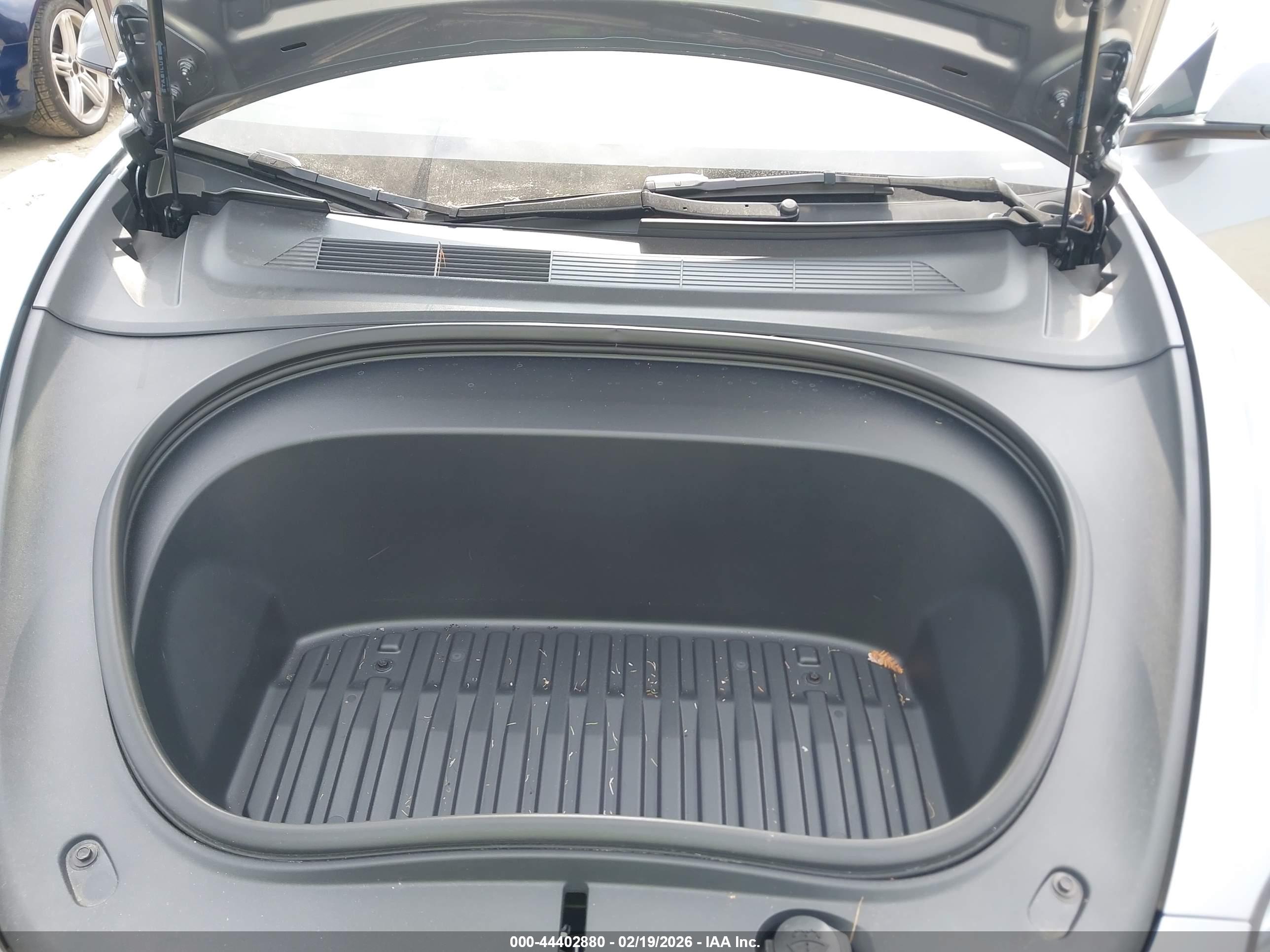 TESLA MODEL image 10