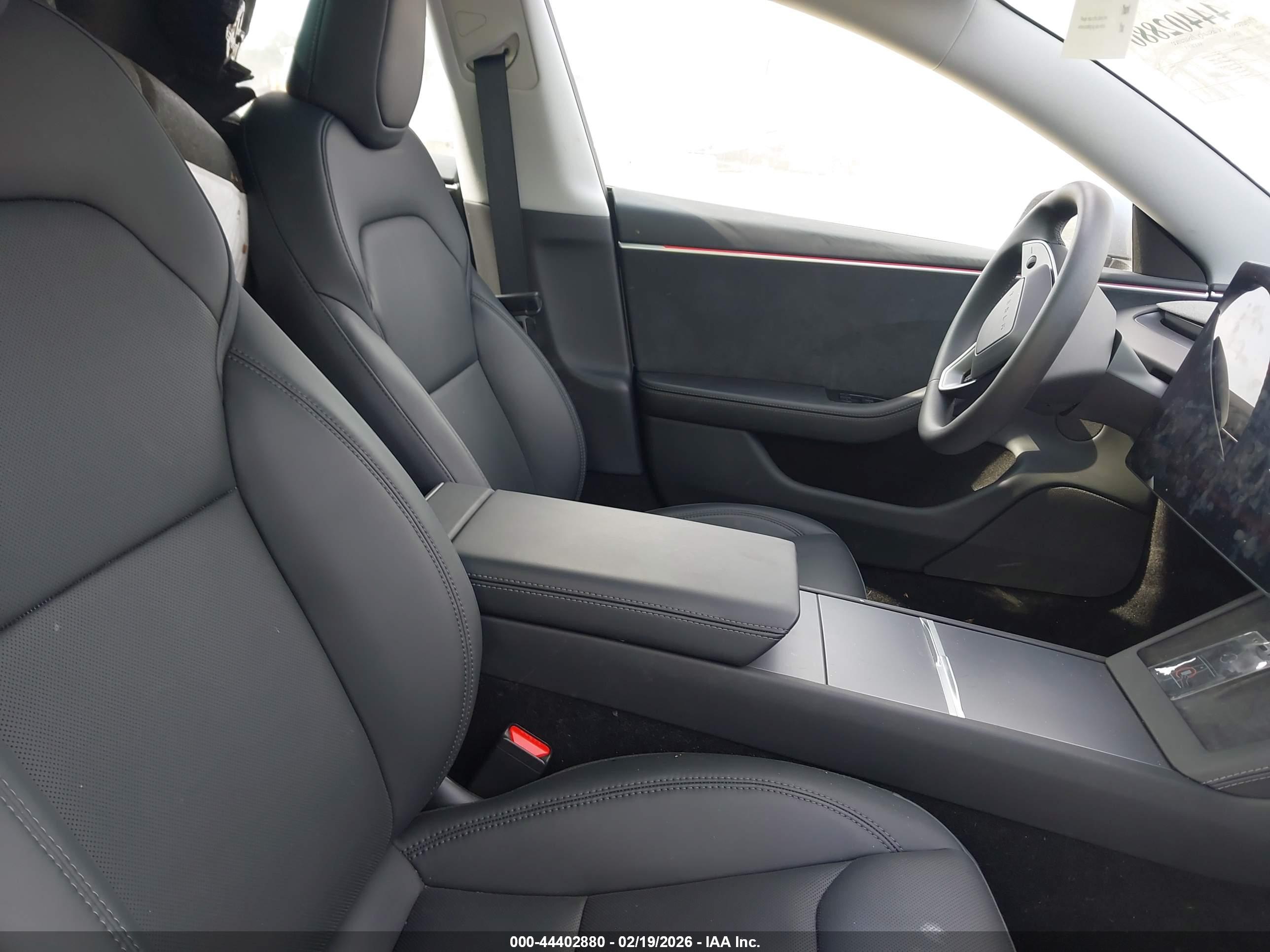 TESLA MODEL image 5