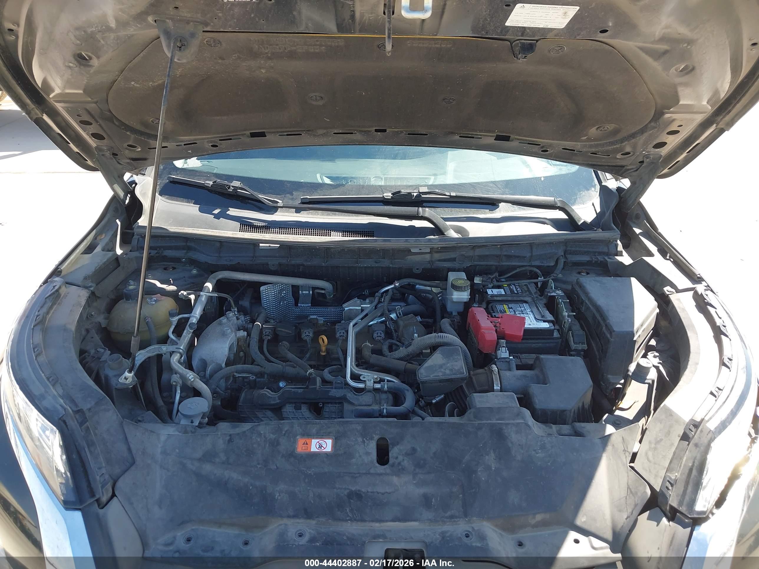 MITSUBISHI OUTLANDER image 10