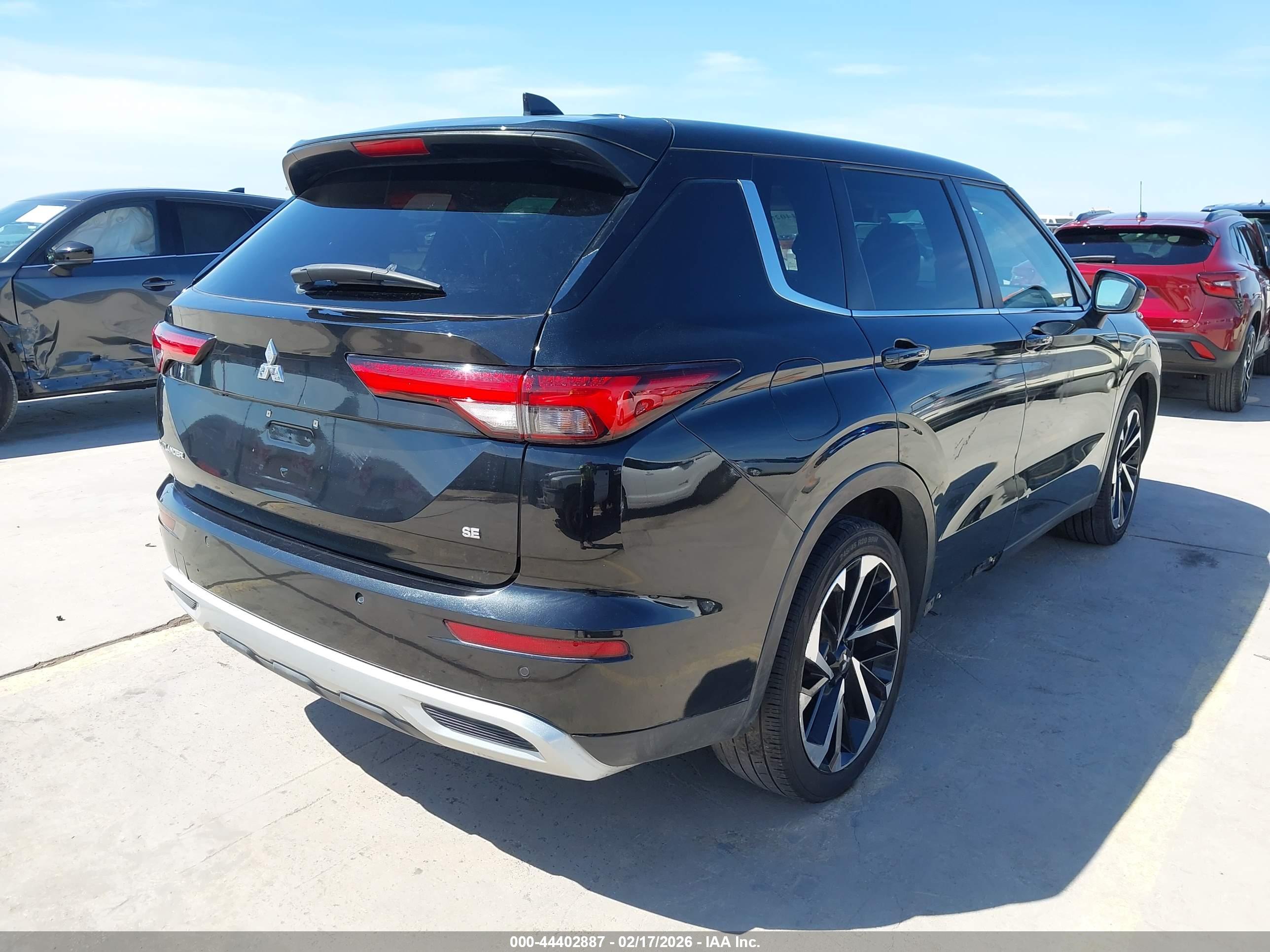 MITSUBISHI OUTLANDER image 4