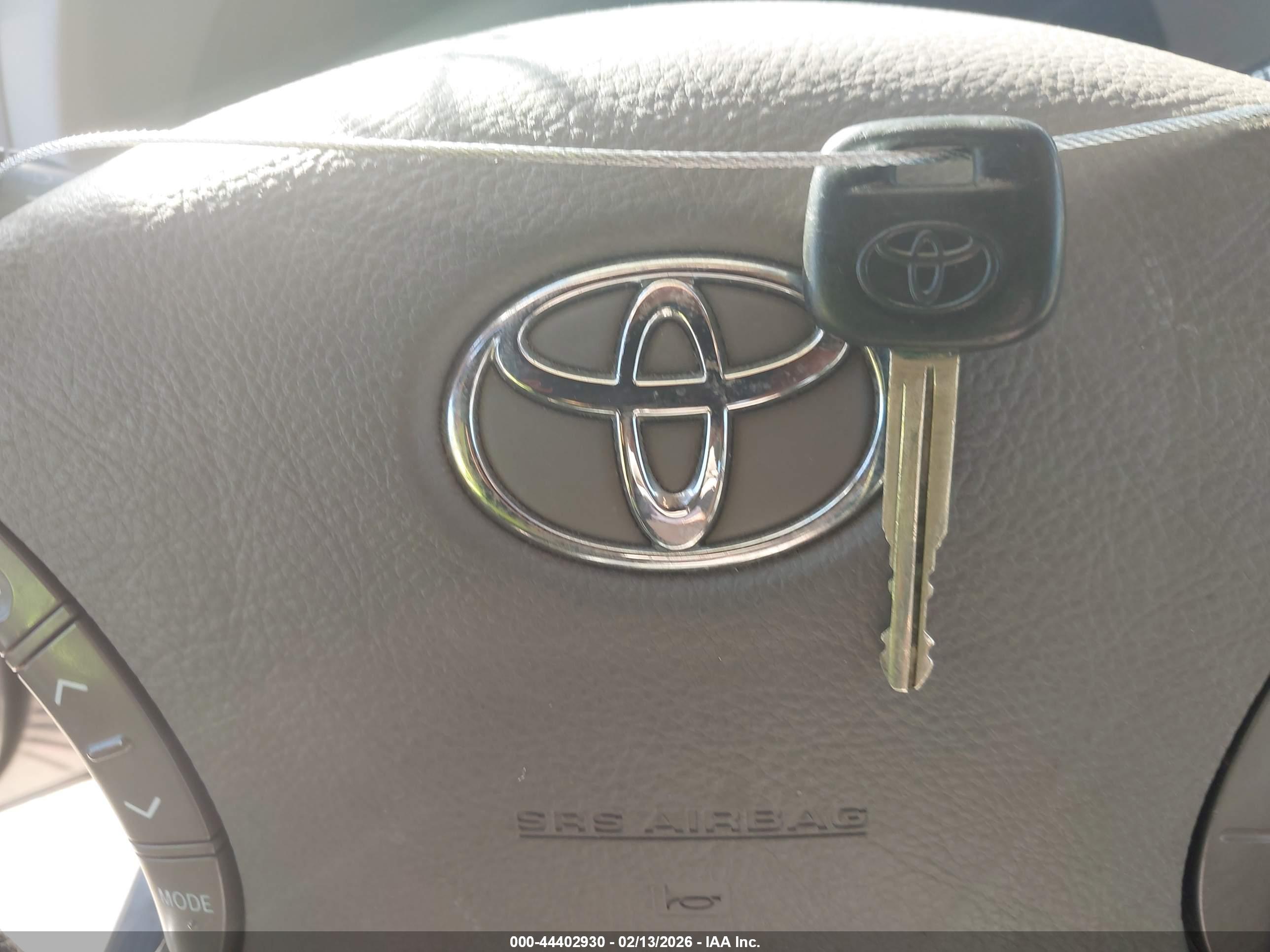TOYOTA CAMRY image 11