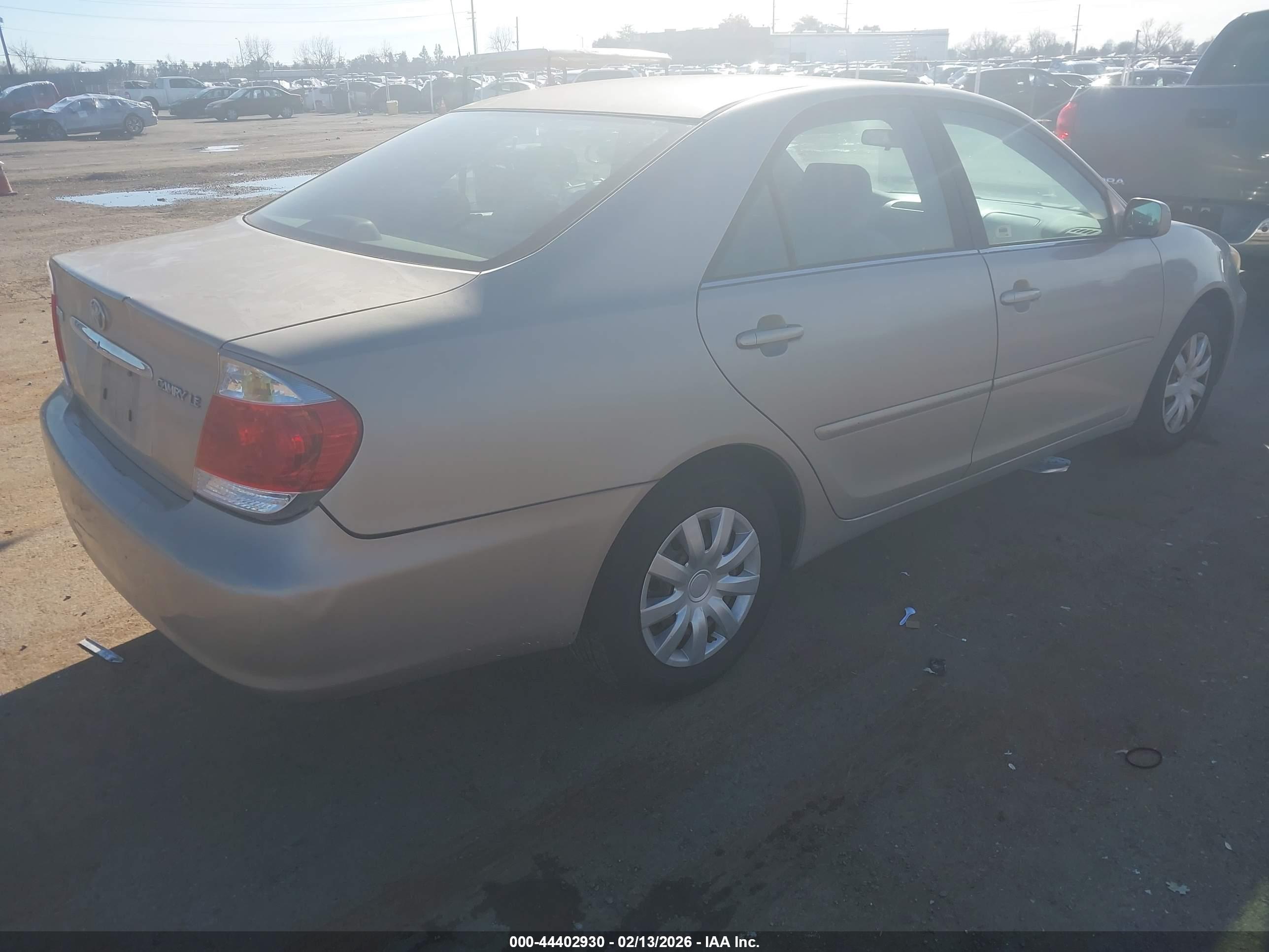 TOYOTA CAMRY image 4