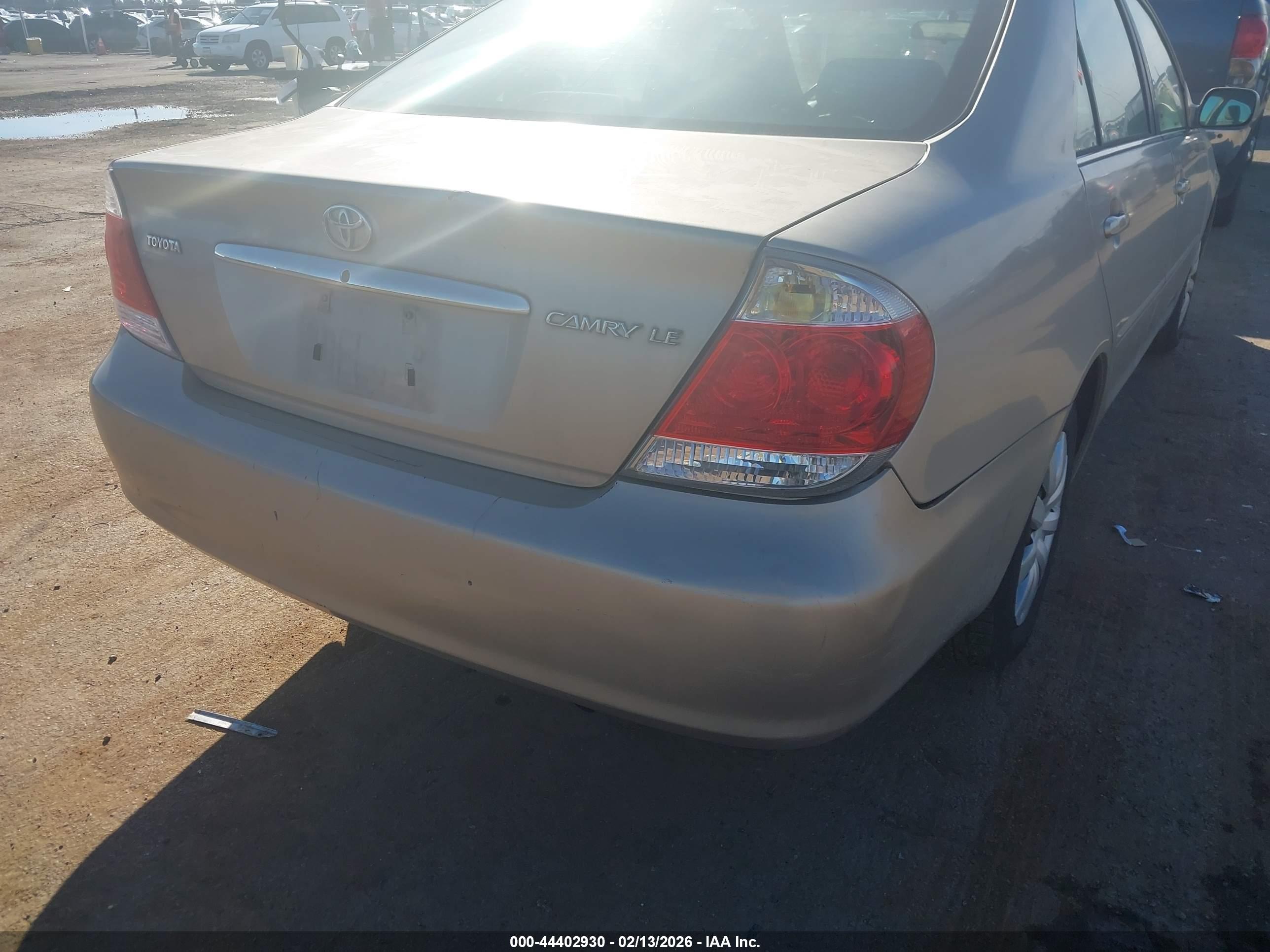 TOYOTA CAMRY image 6