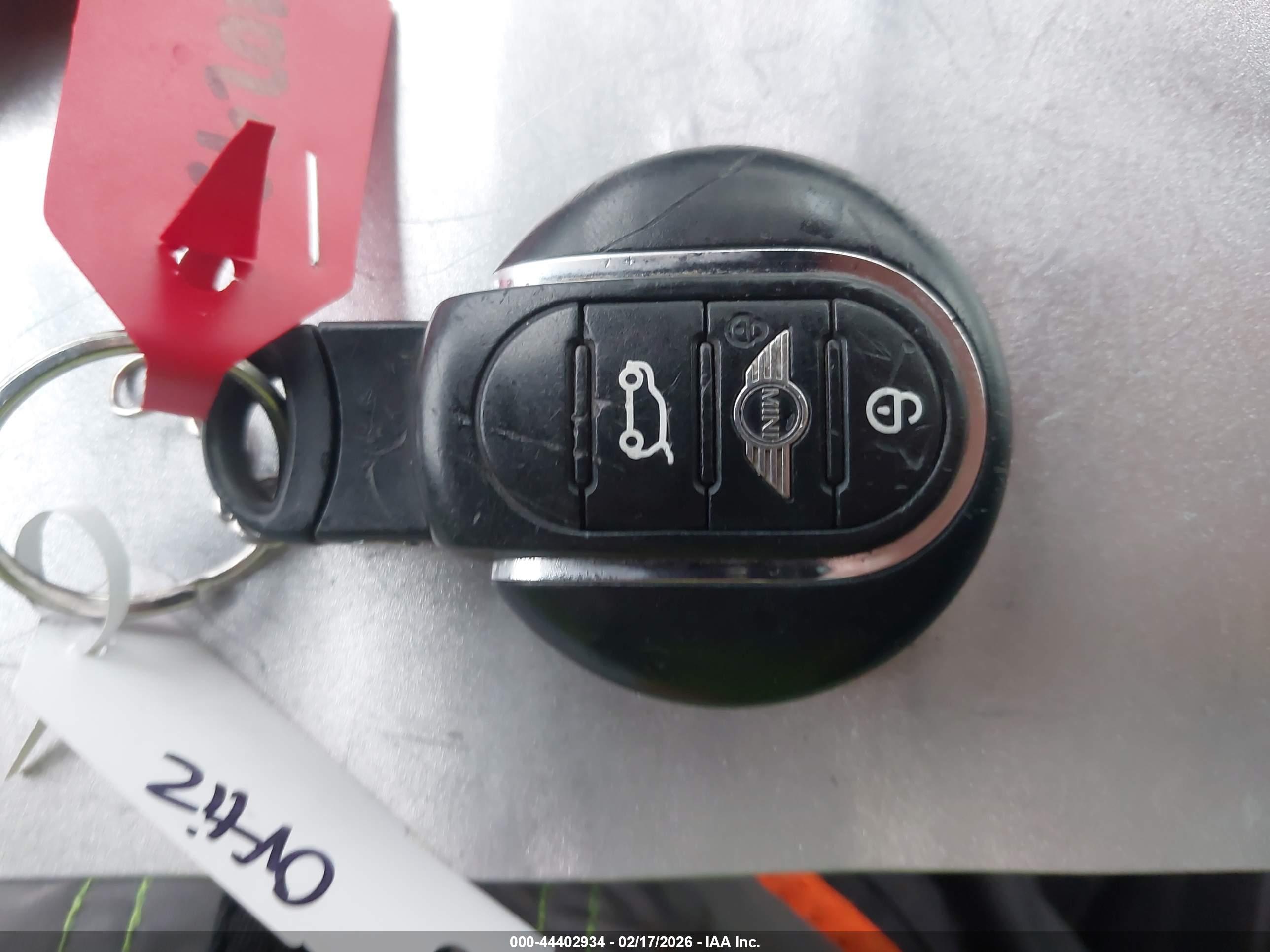 MINI COUNTRYMAN image 11