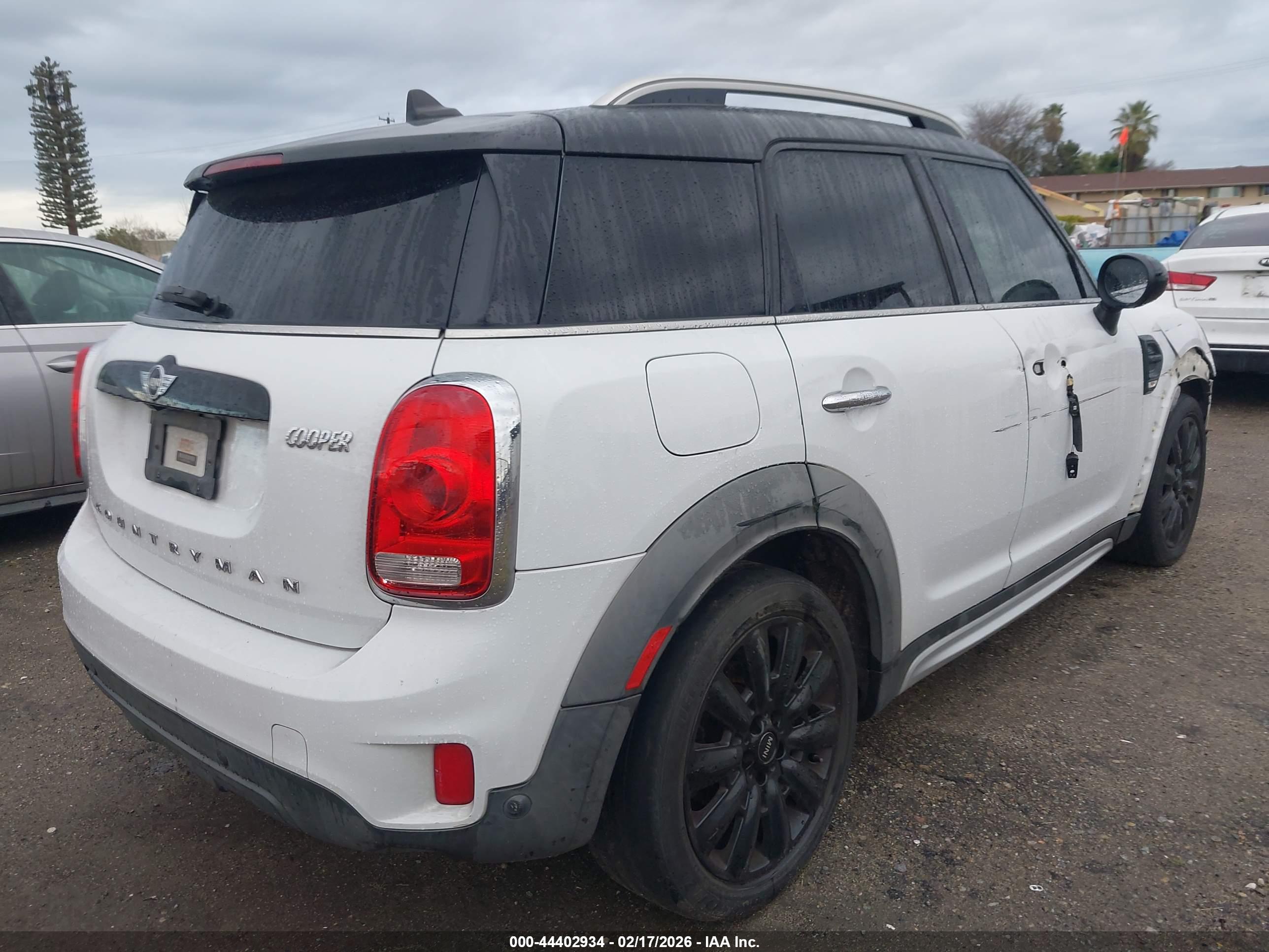 MINI COUNTRYMAN image 4