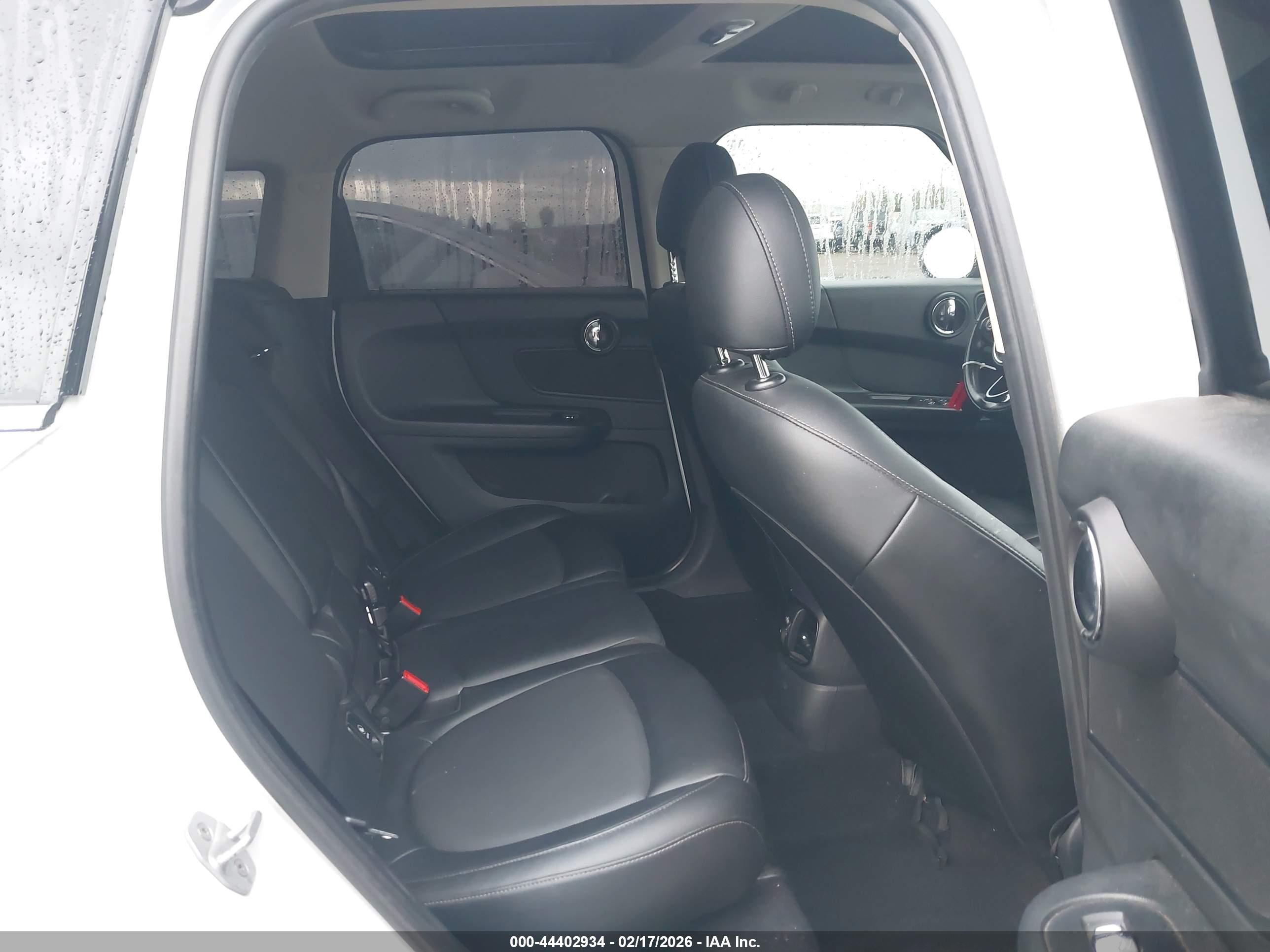 MINI COUNTRYMAN image 8