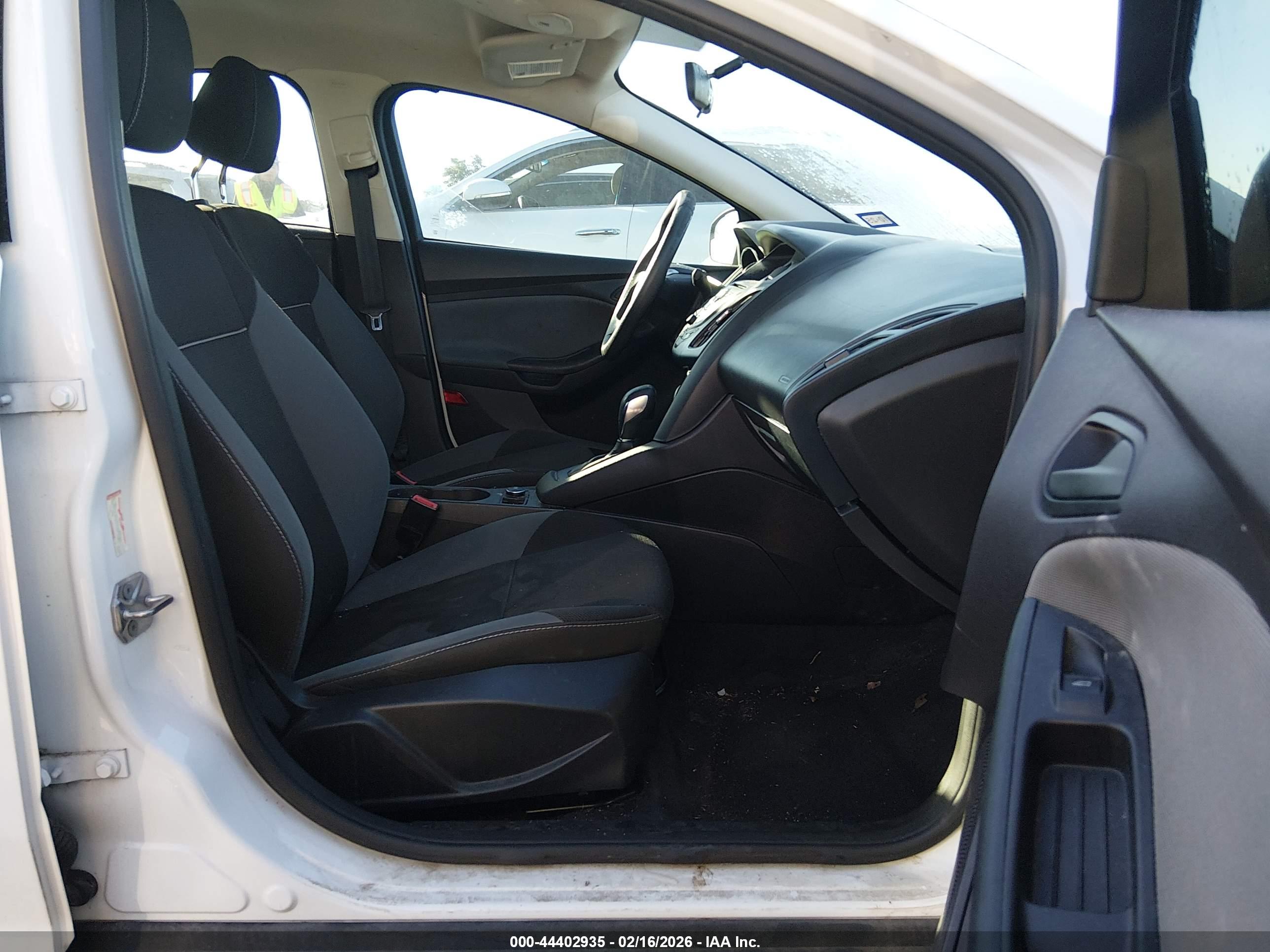FORD FOCUS image 5