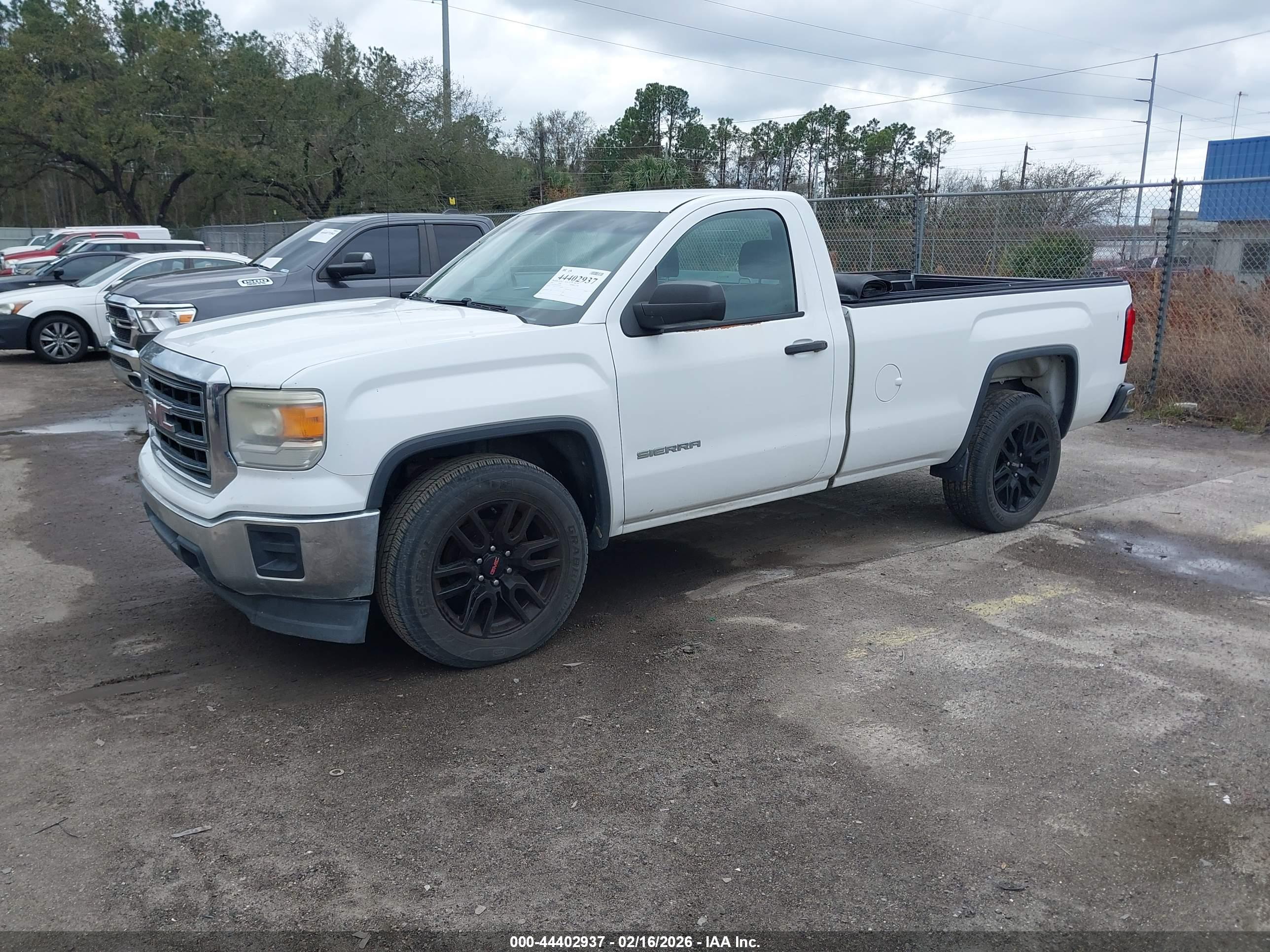 GMC SIERRA image 2