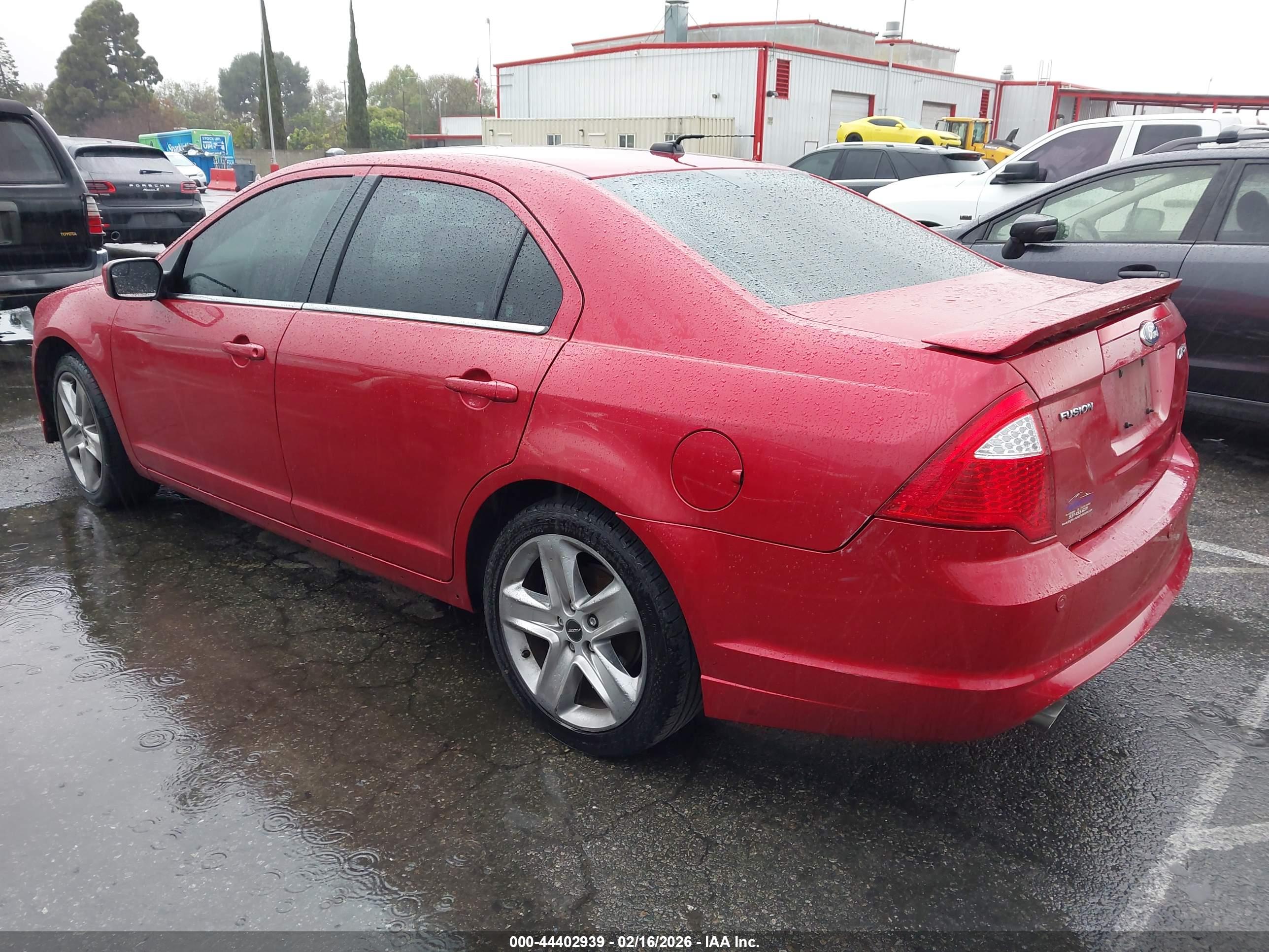 FORD FUSION image 3