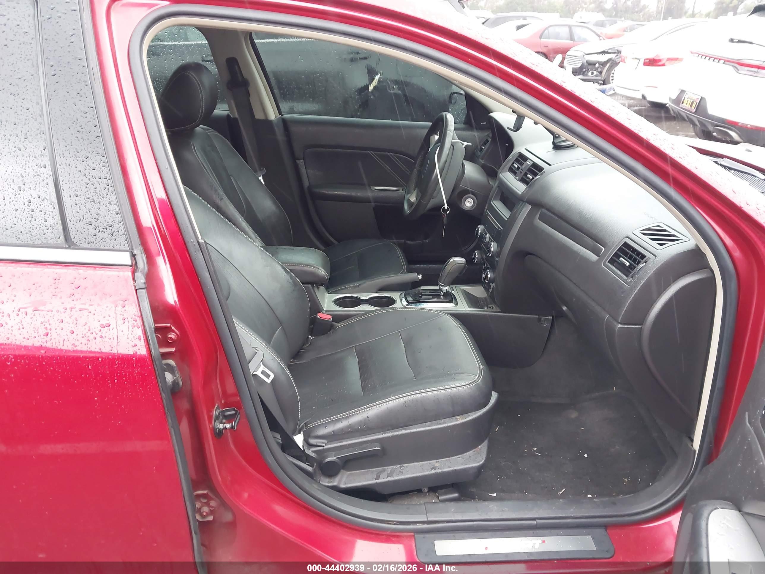 FORD FUSION image 5