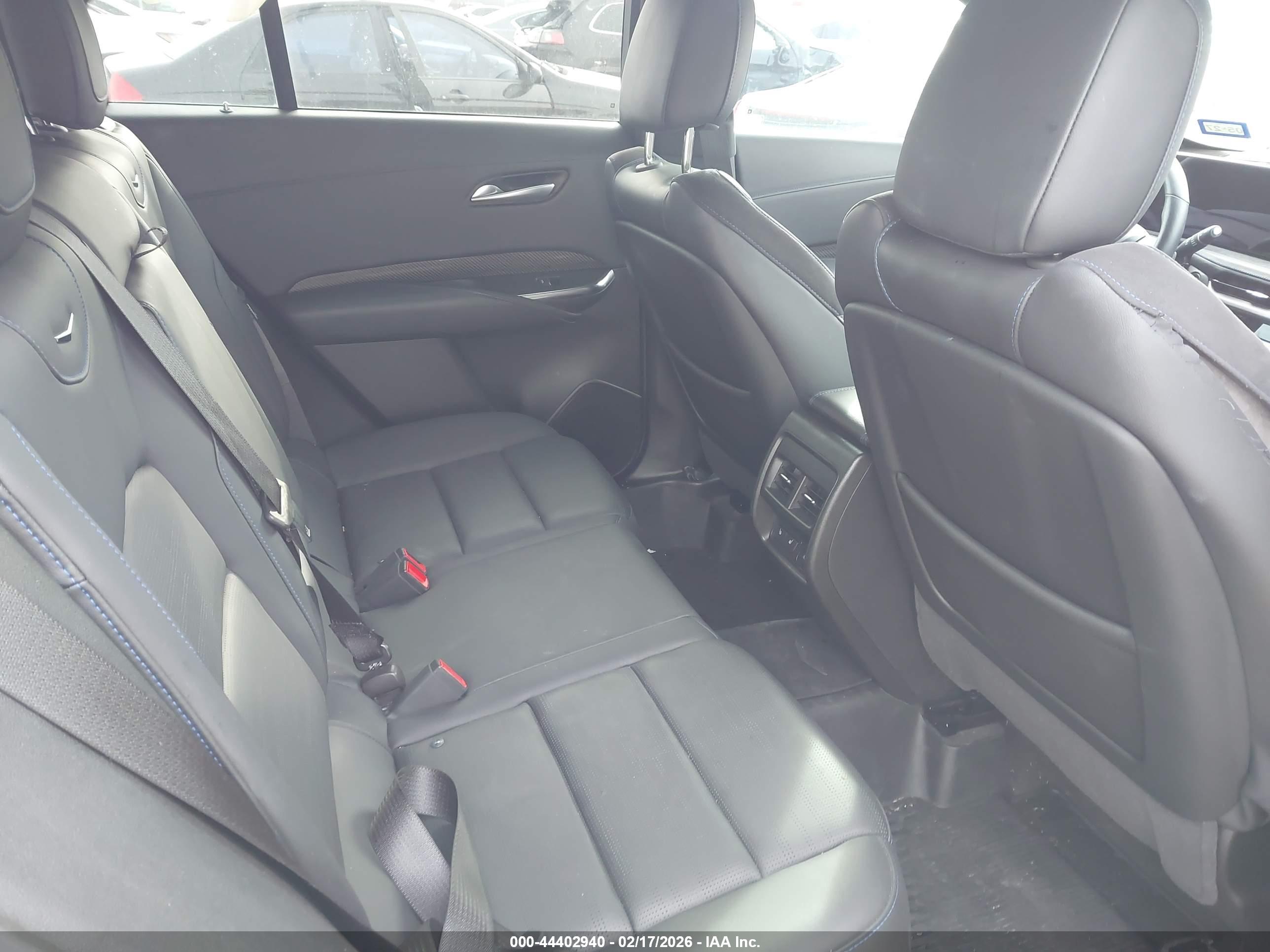 CADILLAC XT4 image 8