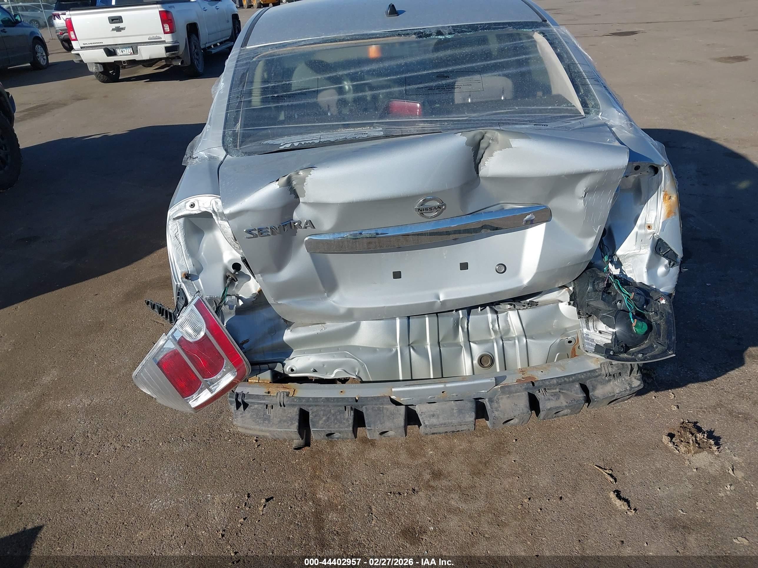 NISSAN SENTRA image 6