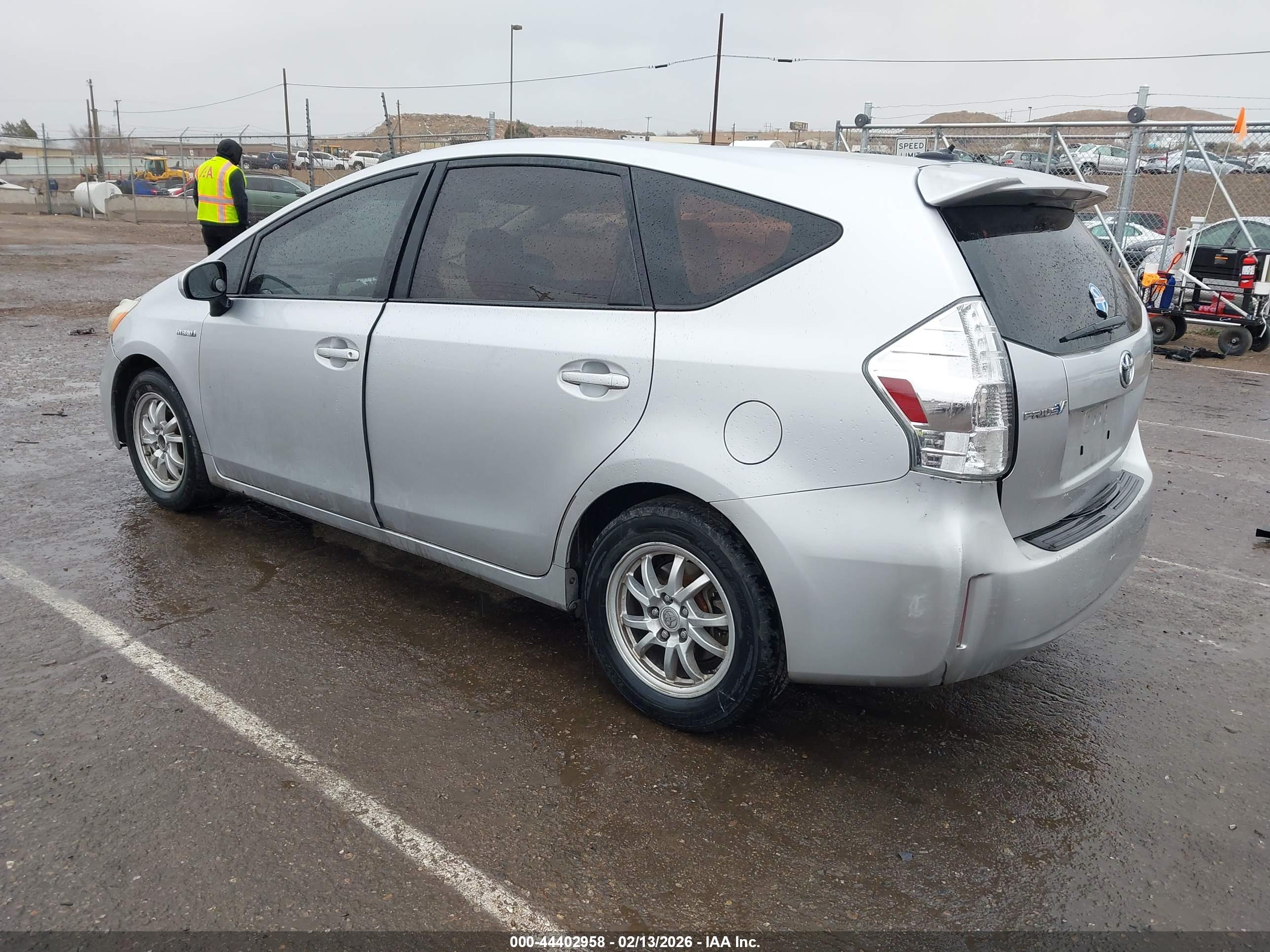 TOYOTA PRIUS image 3