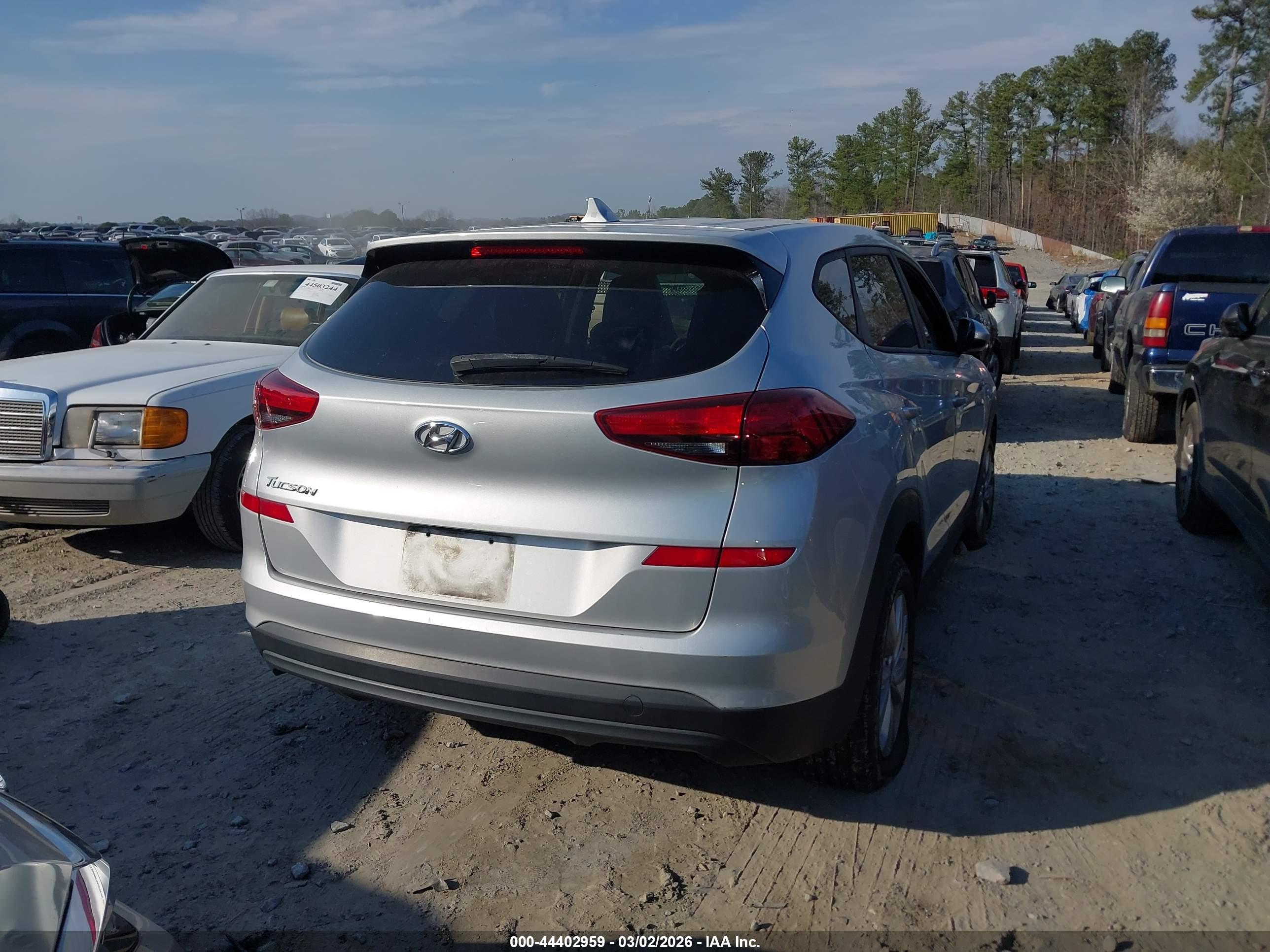HYUNDAI TUCSON image 4