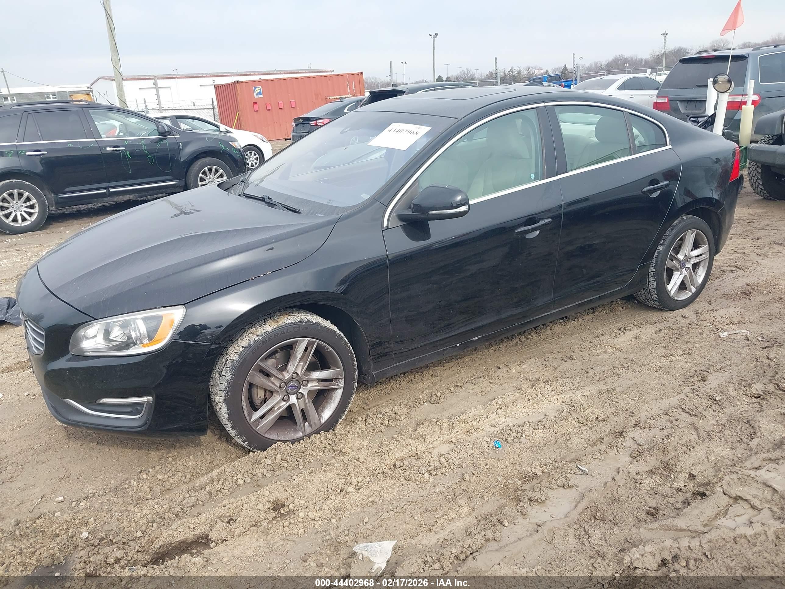 VOLVO S60 image 2