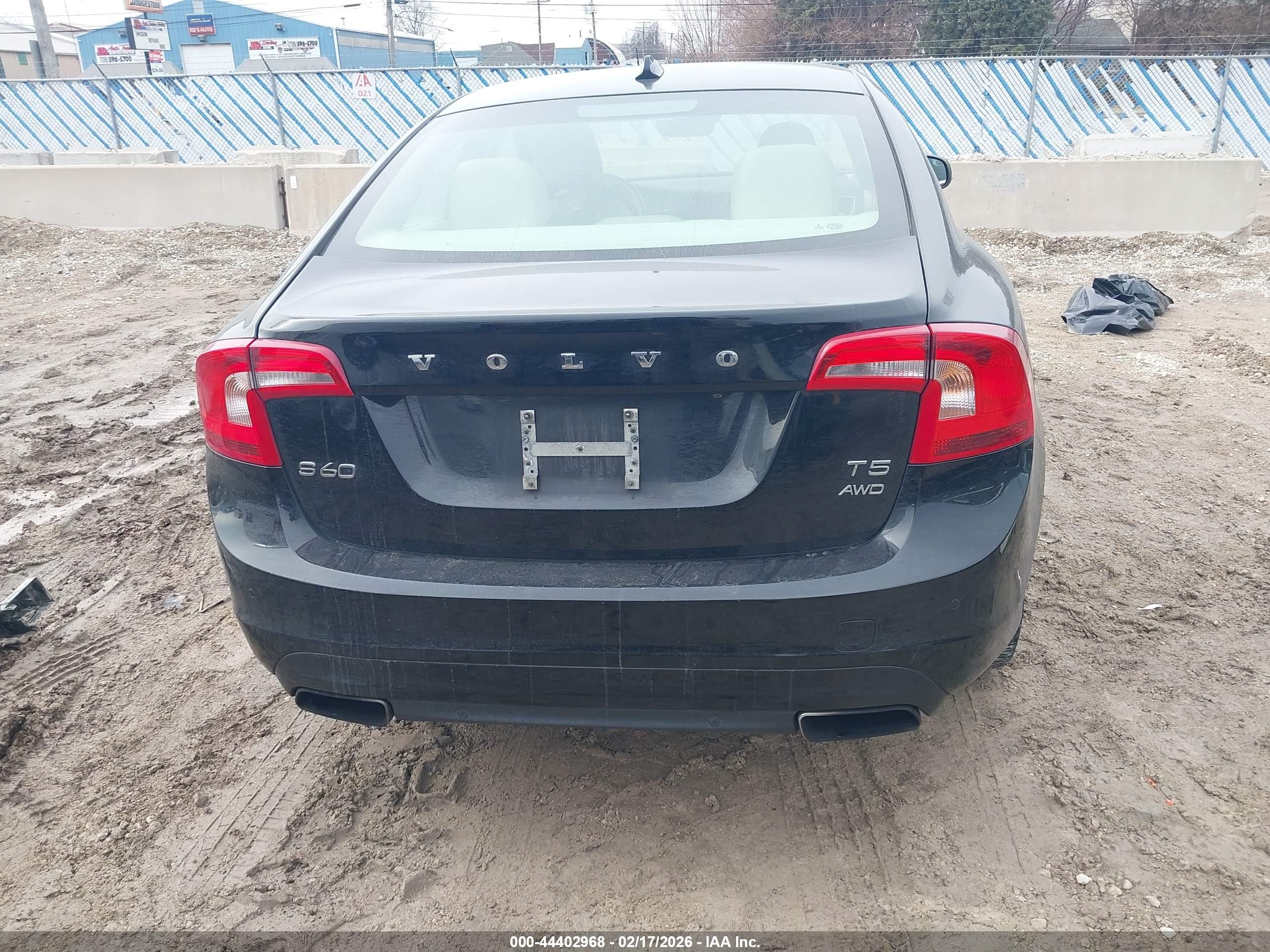 VOLVO S60 image 6
