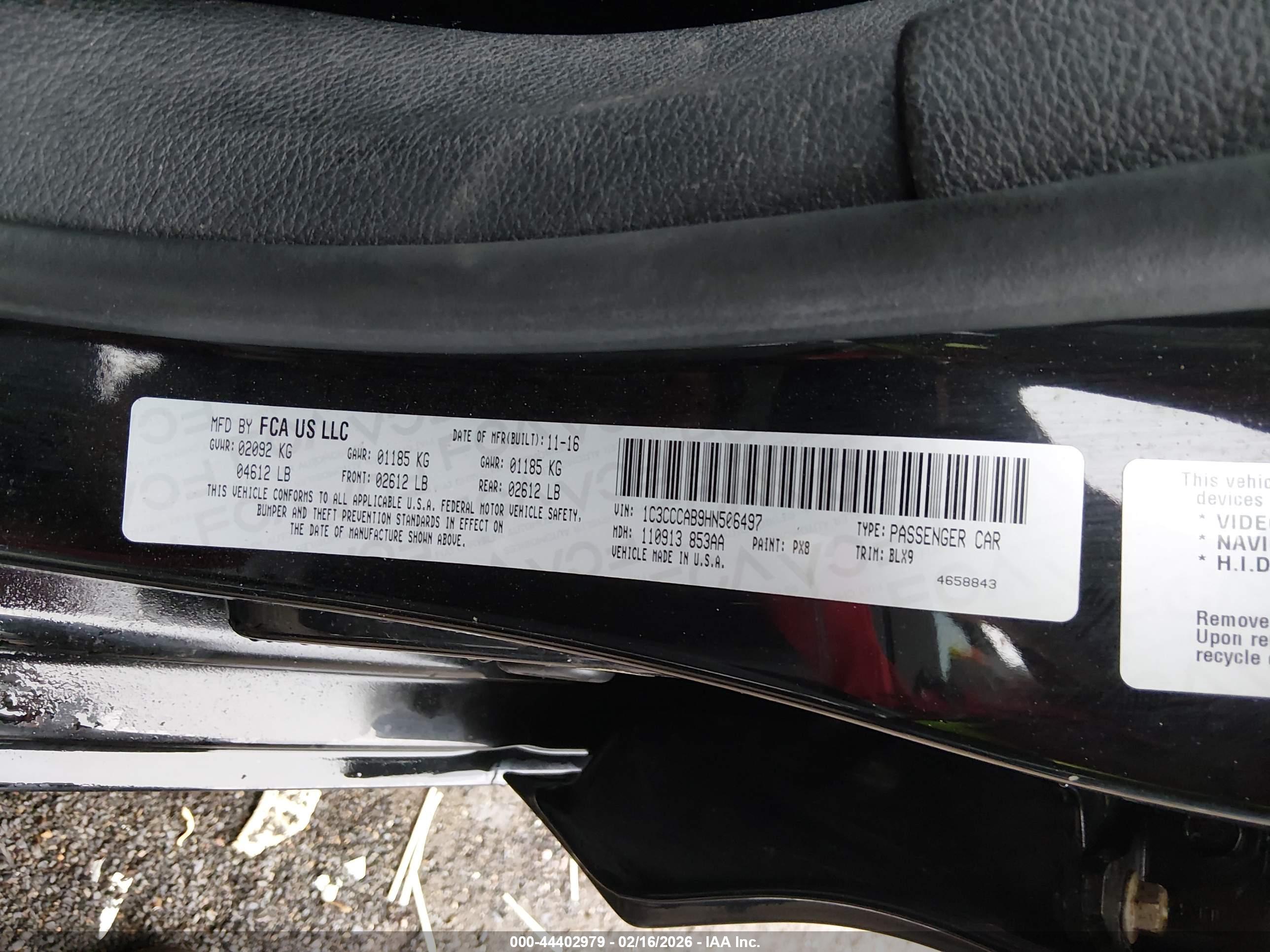 CHRYSLER 200 image 9