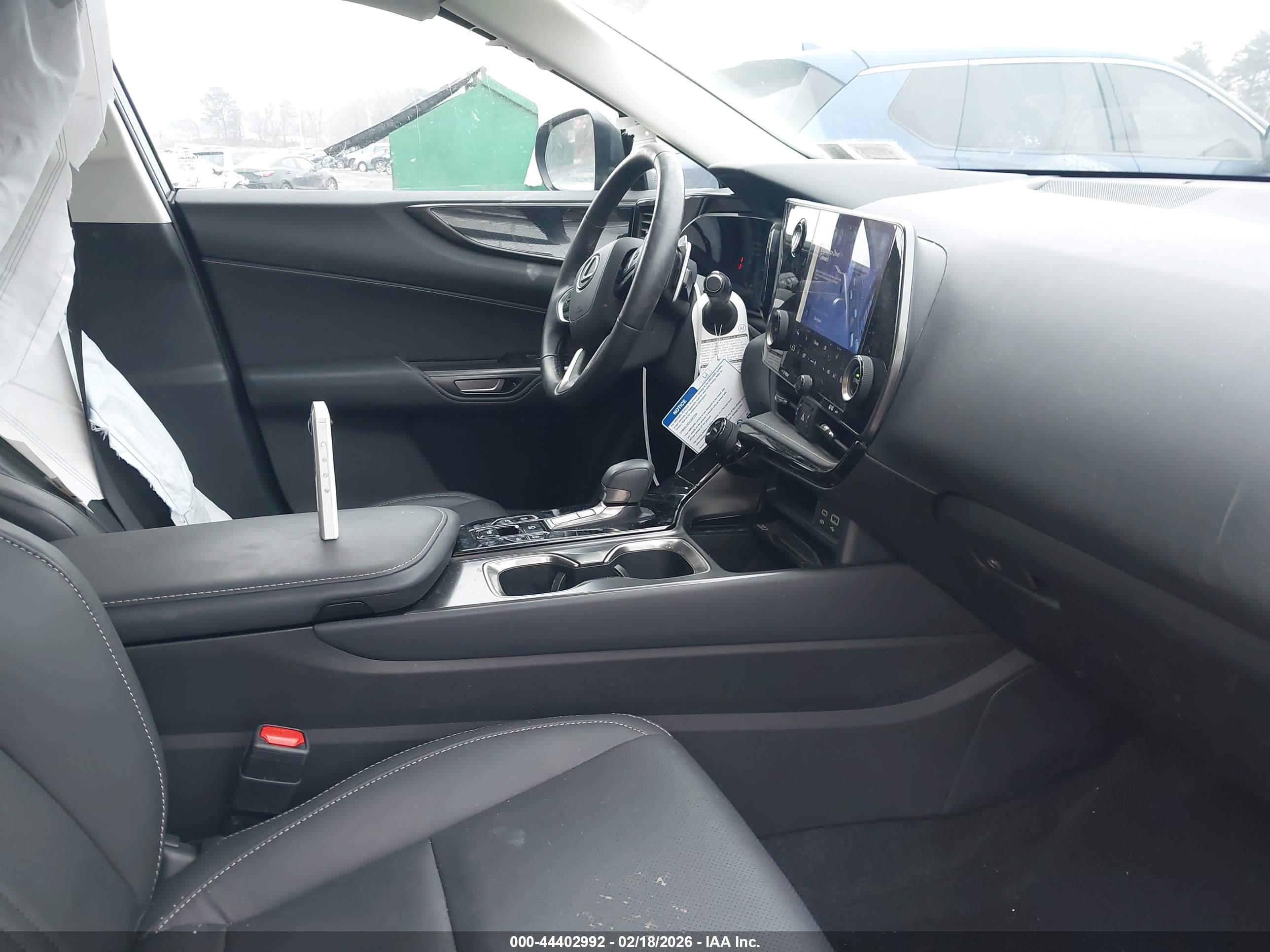 LEXUS NX image 5