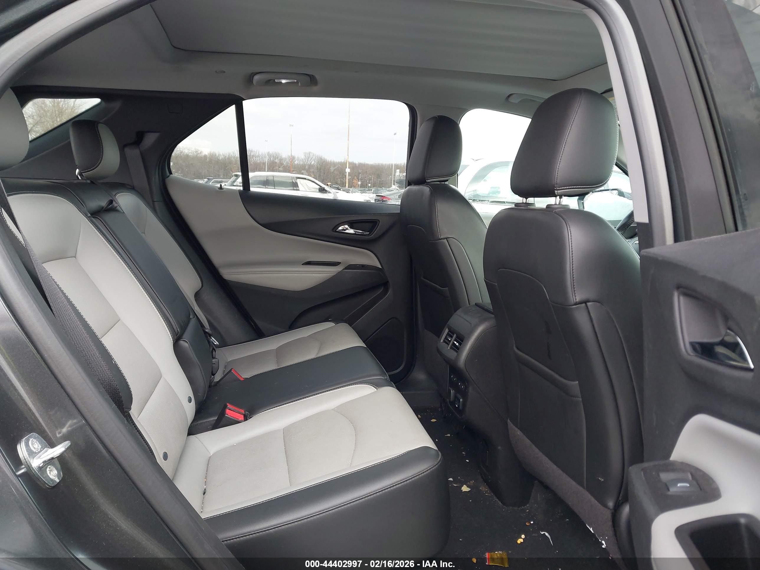 CHEVROLET EQUINOX image 8
