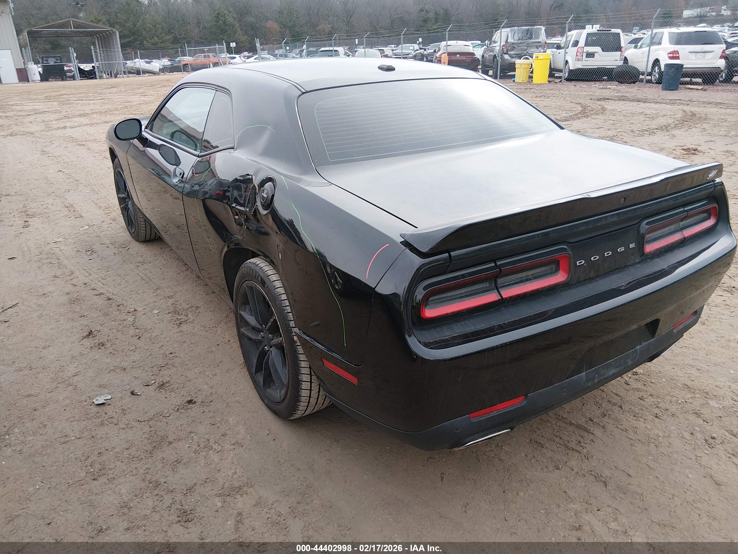 DODGE CHALLENGER image 3