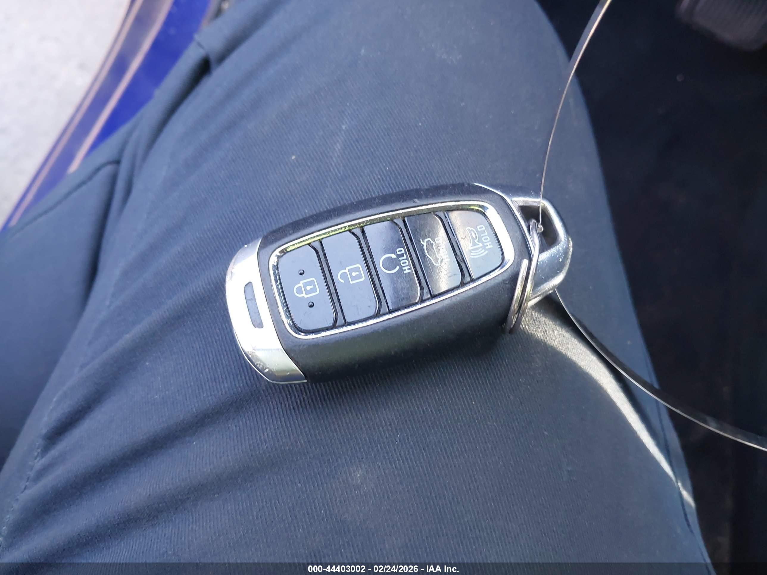 HYUNDAI ELANTRA image 11