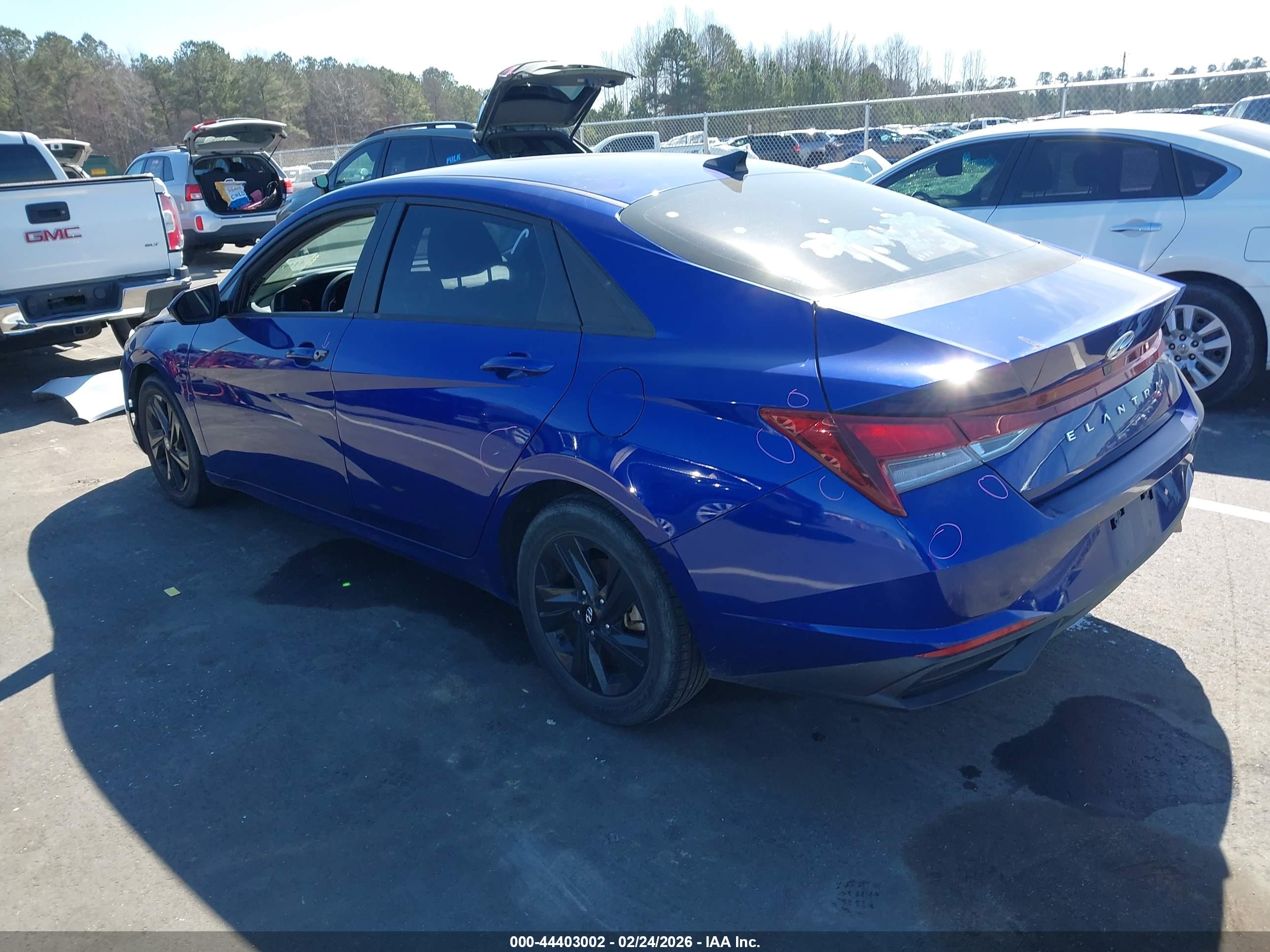 HYUNDAI ELANTRA image 3