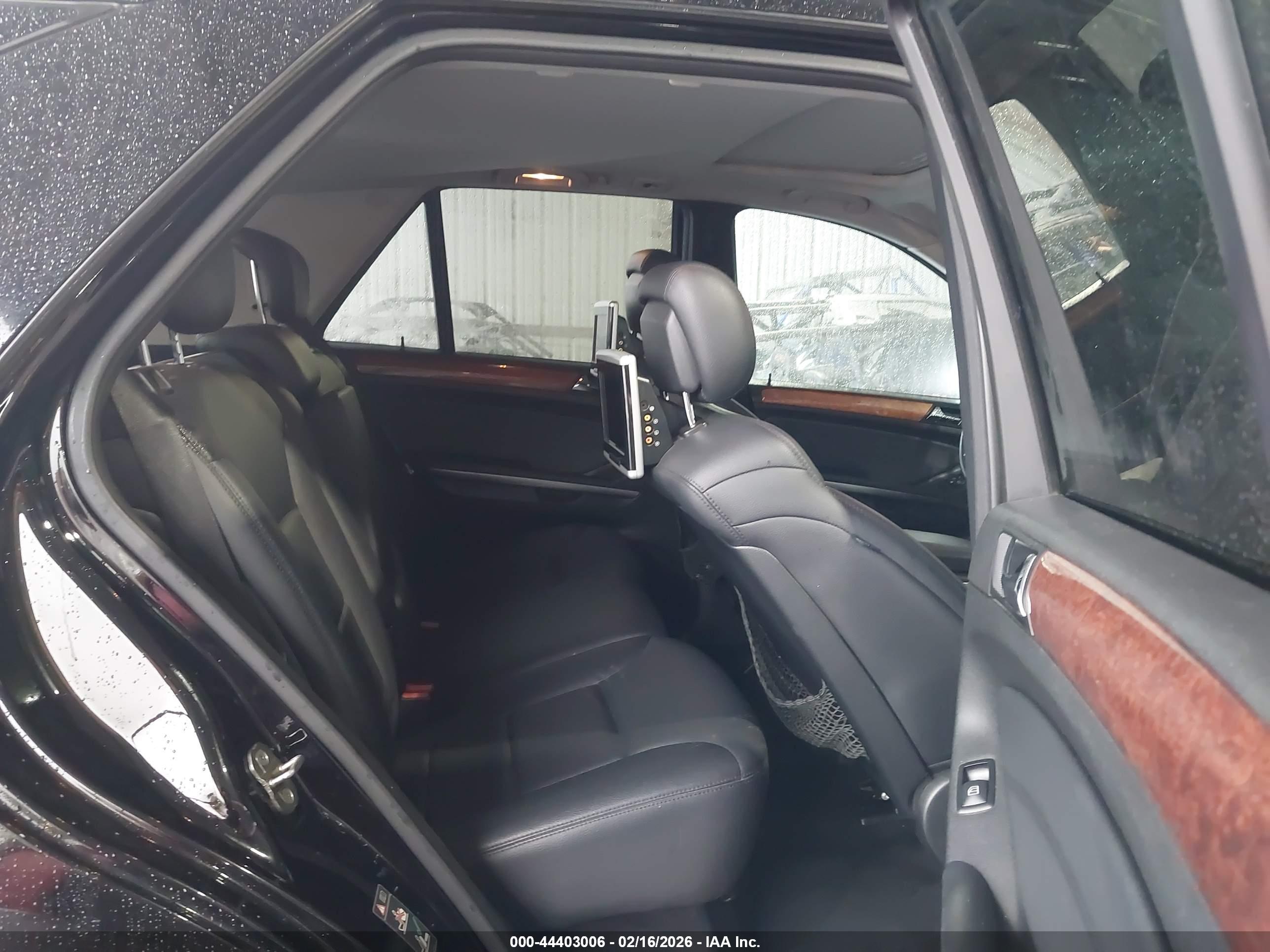 MERCEDES-BENZ ML image 8