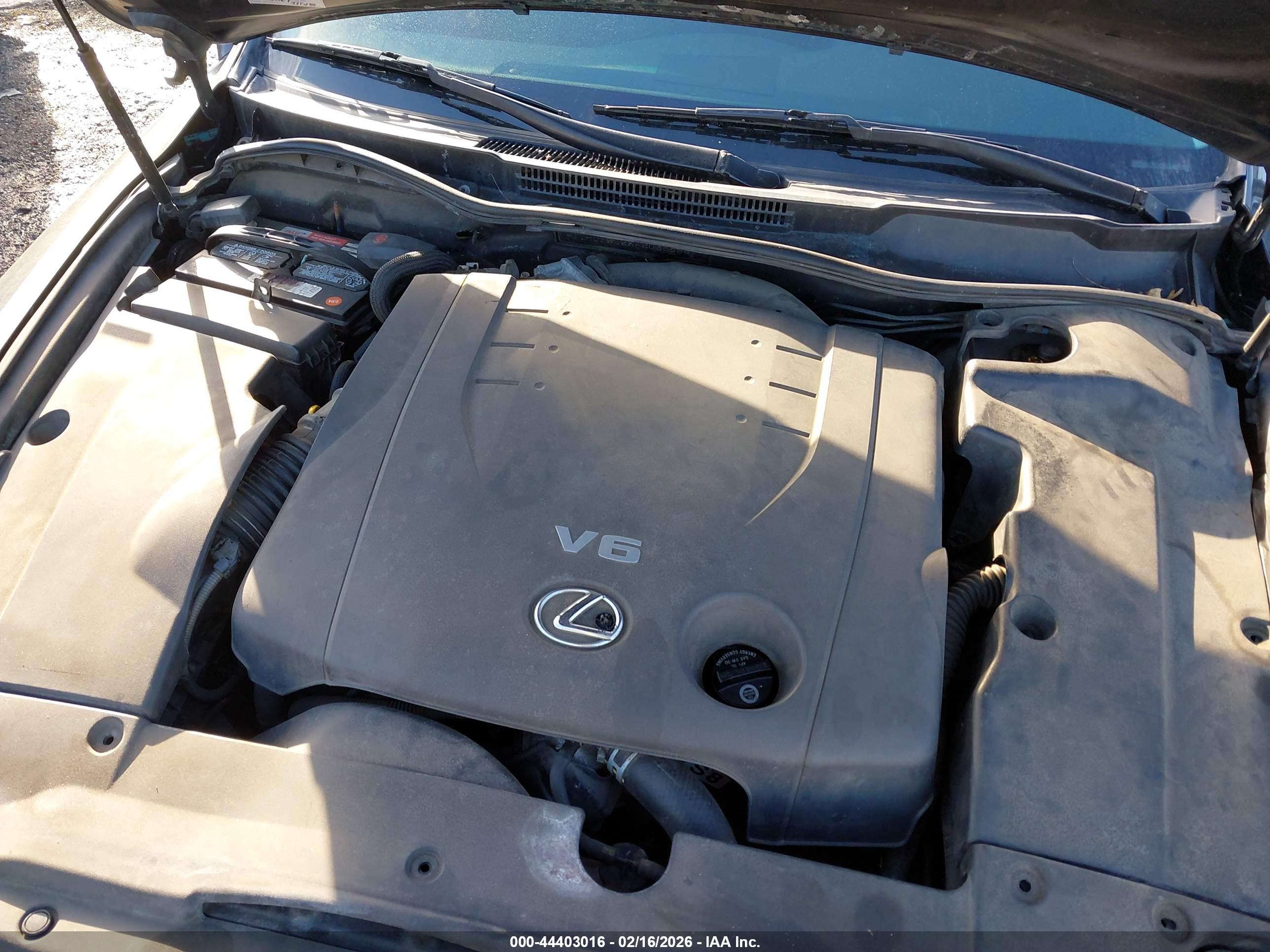 LEXUS IS image 10