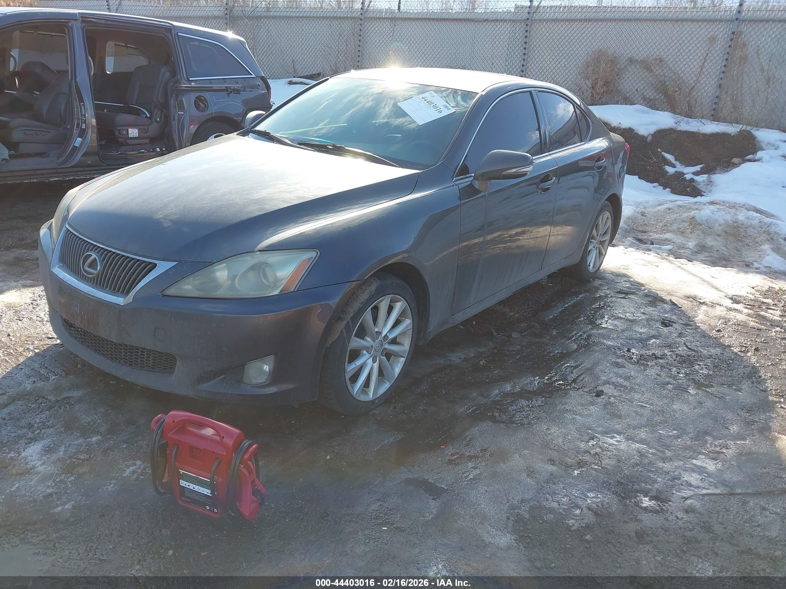 LEXUS IS image 2