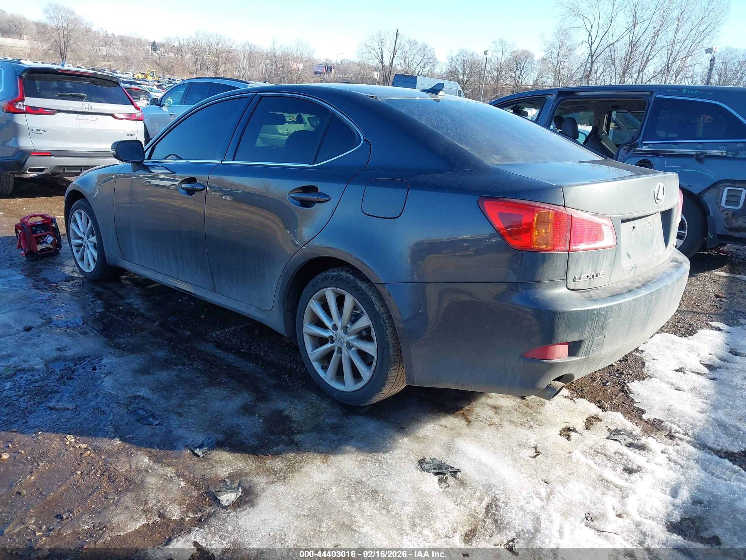 LEXUS IS image 3