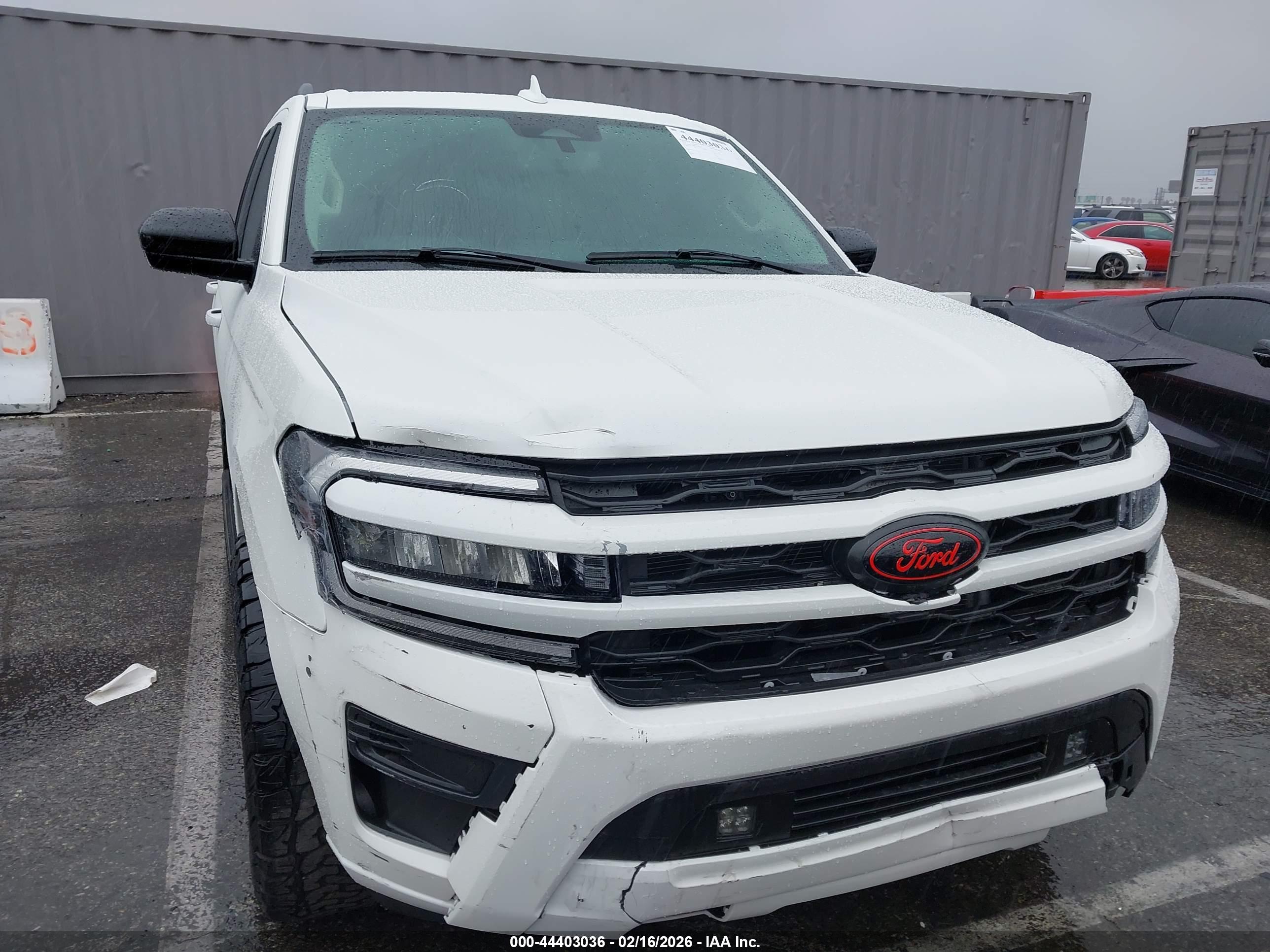 FORD EXPEDITION image 6