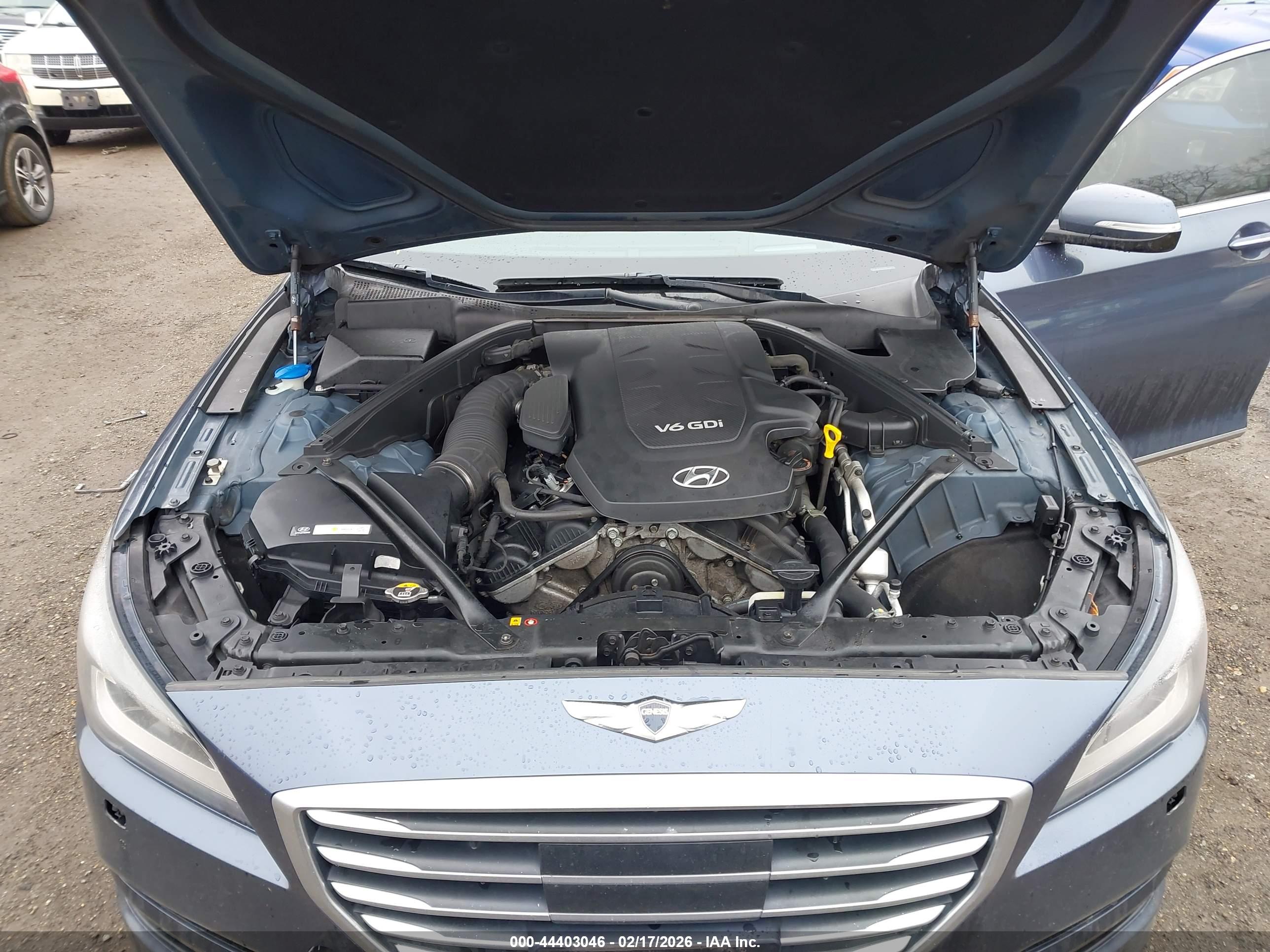 HYUNDAI GENESIS image 10