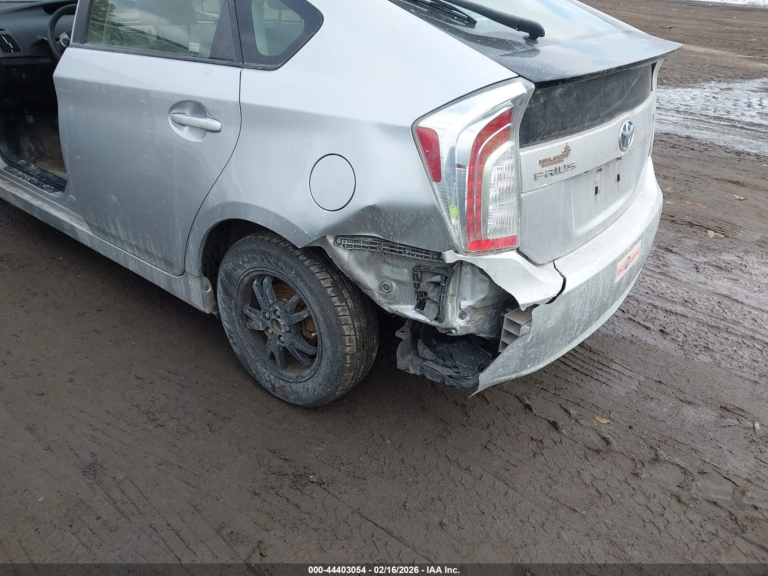 TOYOTA PRIUS image 6