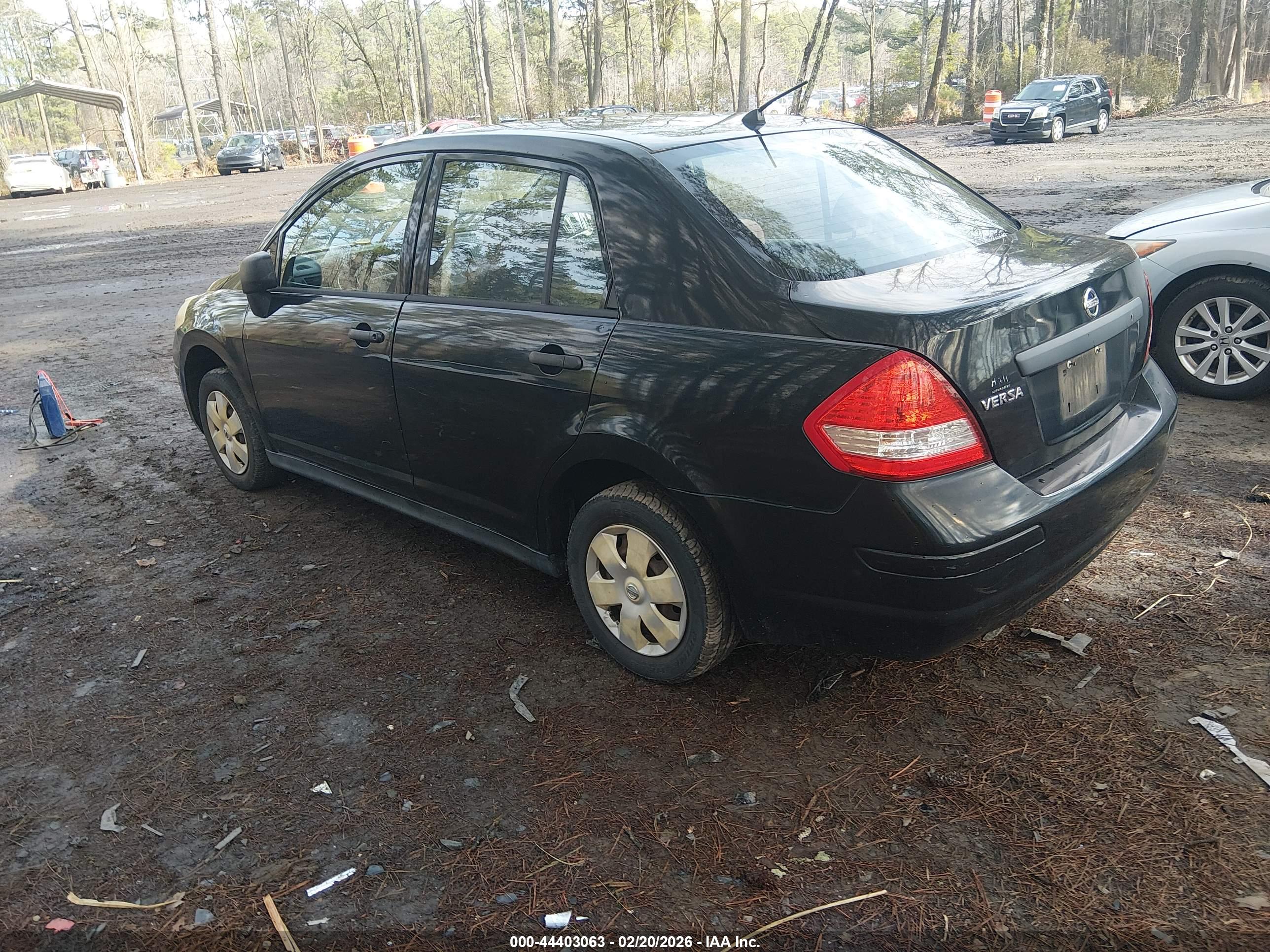 NISSAN VERSA image 3