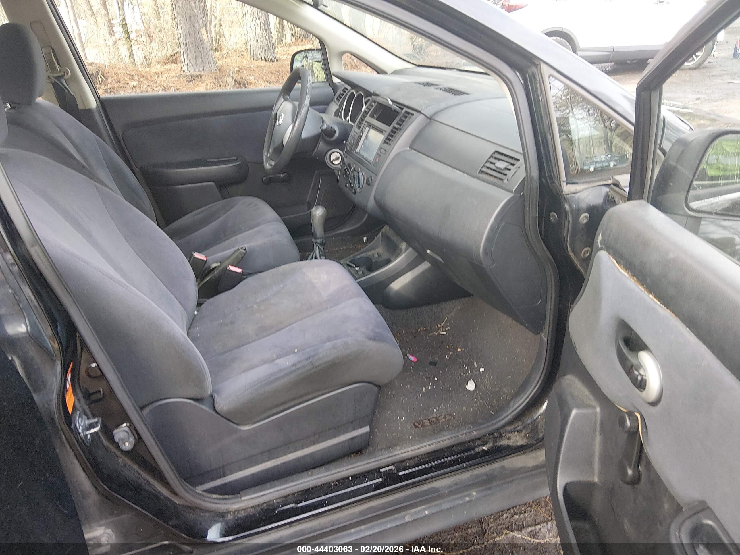 NISSAN VERSA image 5