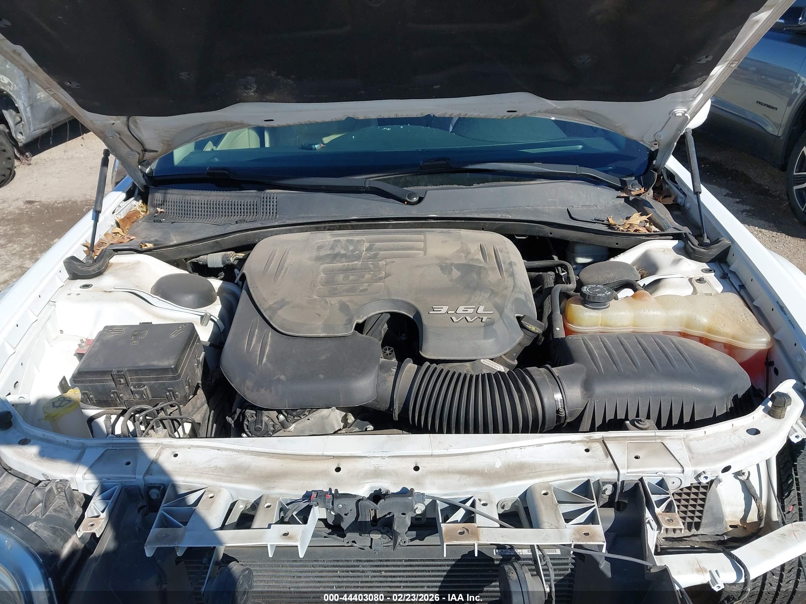 CHRYSLER 300 image 10